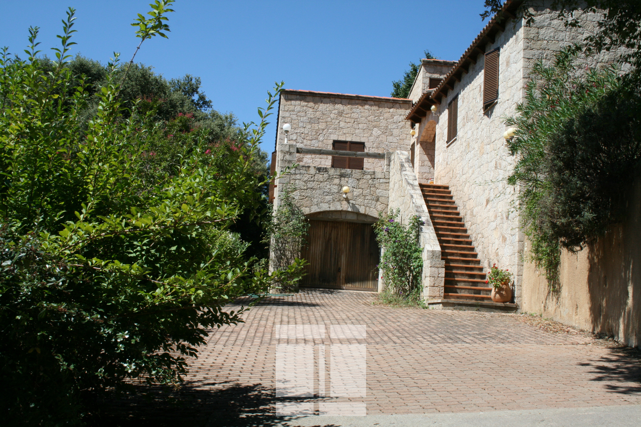 VICO : TRÉS JOLIE VILLA EN PIERRE
