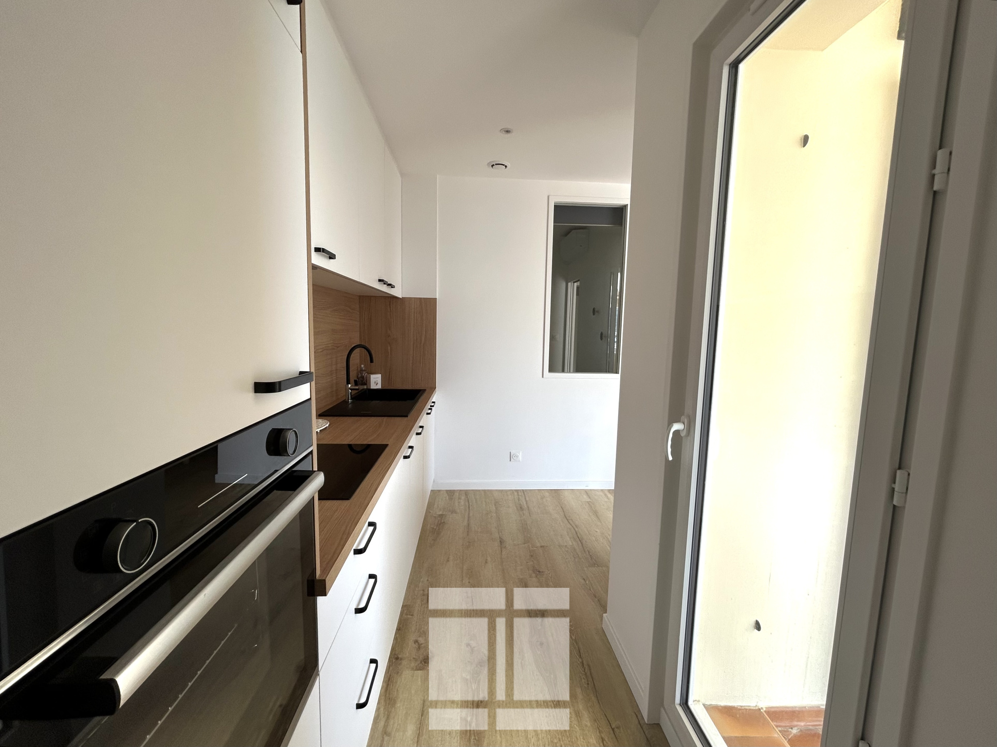 A VENDRE - APPARTEMENT VUE MER -  100M DE LA PLAGE - LUMIO