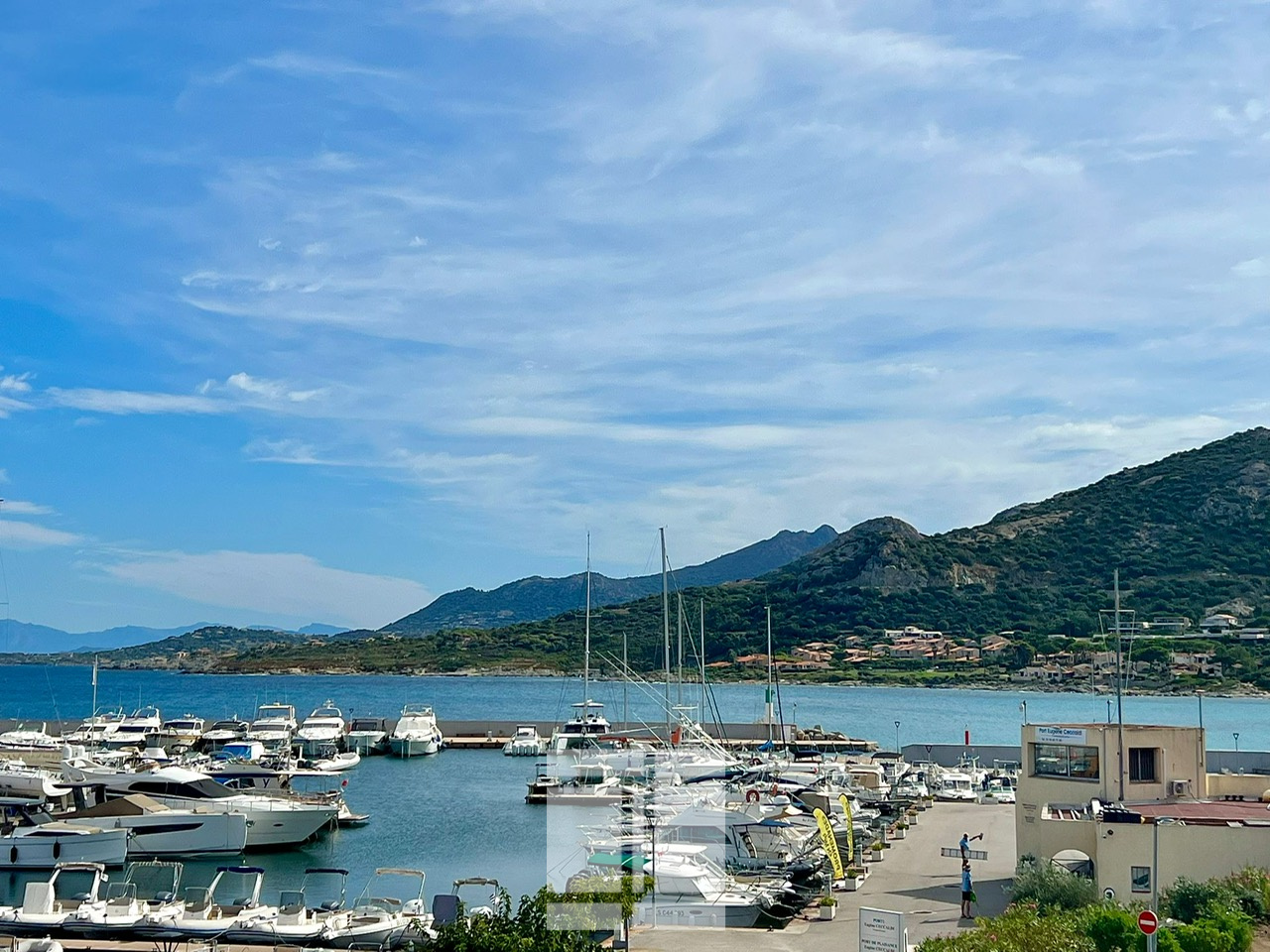 A VENDRE - APPARTEMENT VUE MER -  100M DE LA PLAGE - LUMIO