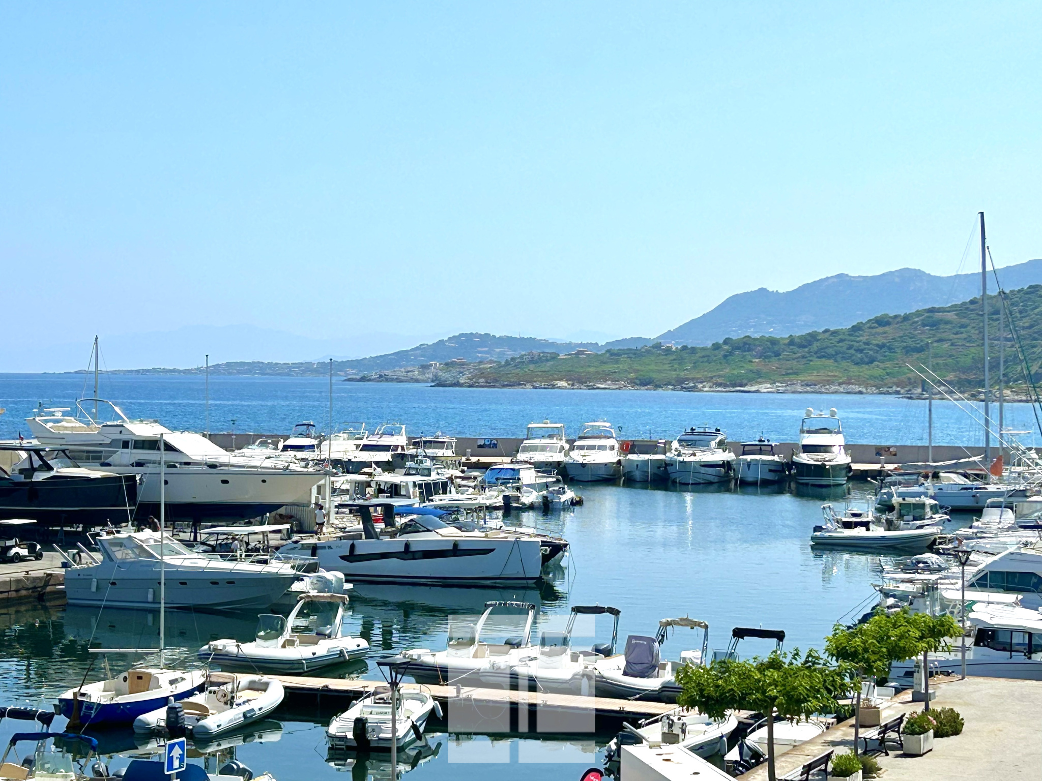 A VENDRE - APPARTEMENT VUE MER -  100M DE LA PLAGE - LUMIO