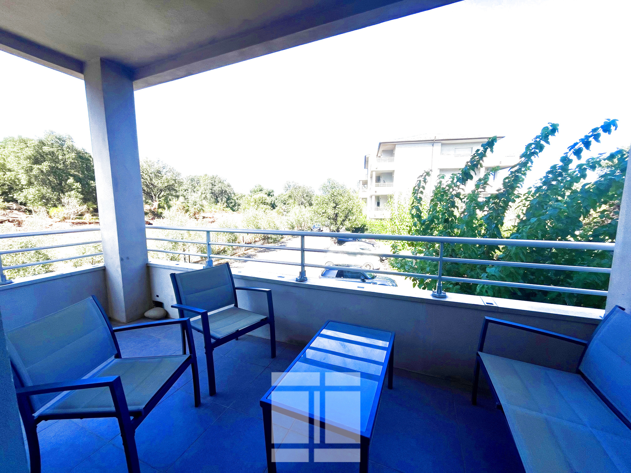 BIGUGLIA - VASTE T2 VUE DEGAGEE PARKING