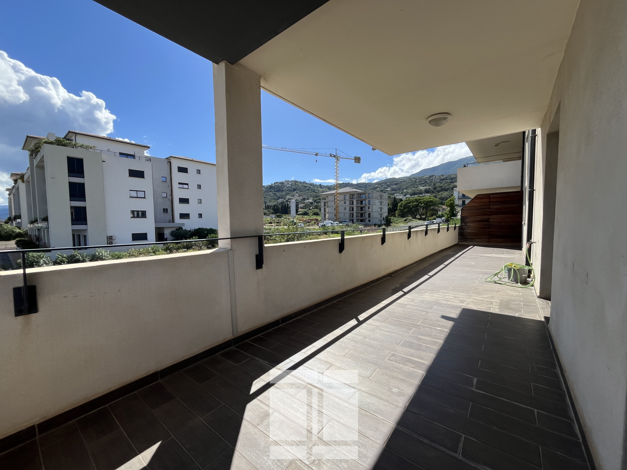 BORGO - VUE DEGAGEE, TERRASSE 50M2