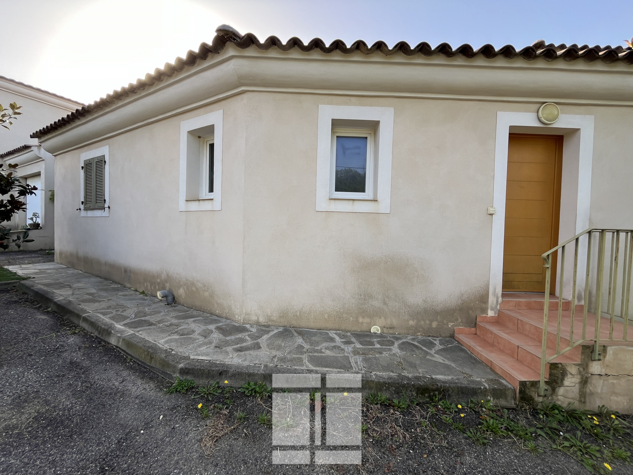 AUX PORTES DE SAINT FLORENT - Maisonnette avec jardin