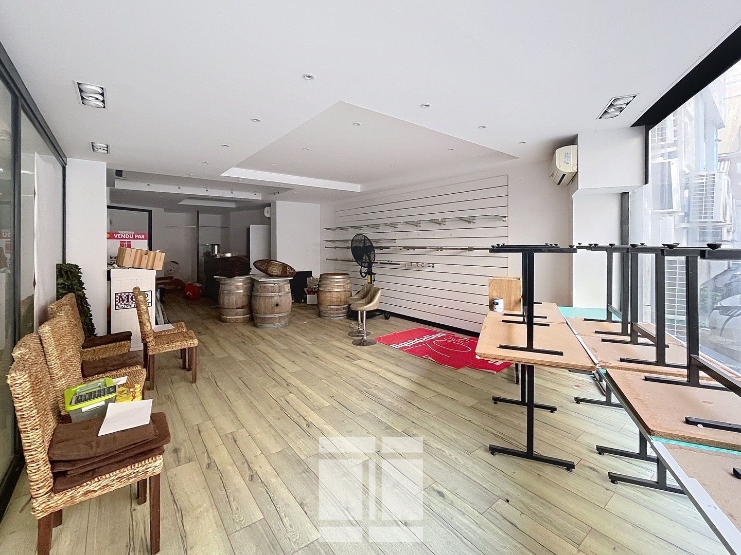 BASTIA CENTRE VILLE - MURS COMMERCIAUX DE 104M2