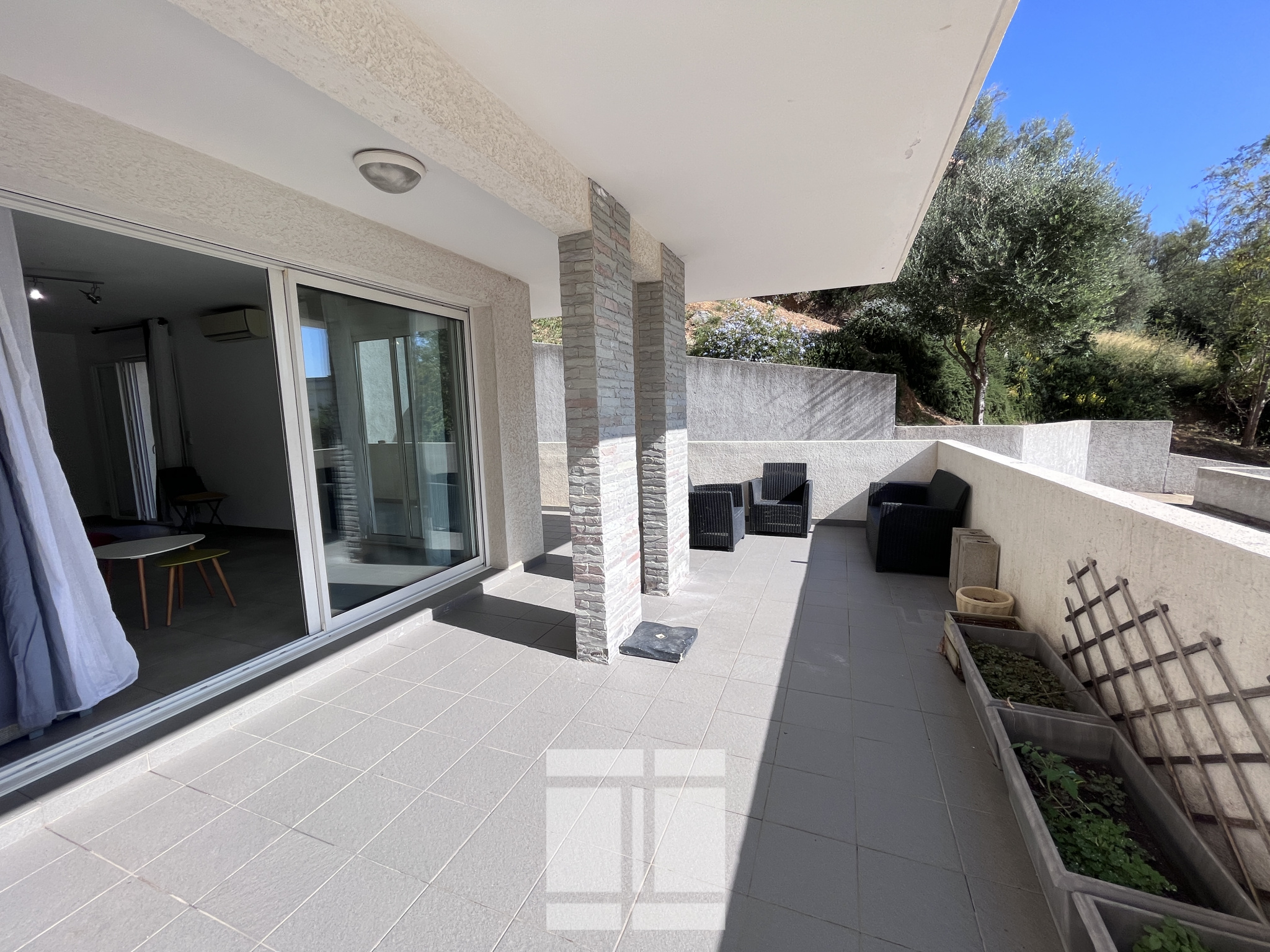 BASTIA SAINTANTOINE IMMEUBLE RÉCENT F4 AVEC TERRASSE