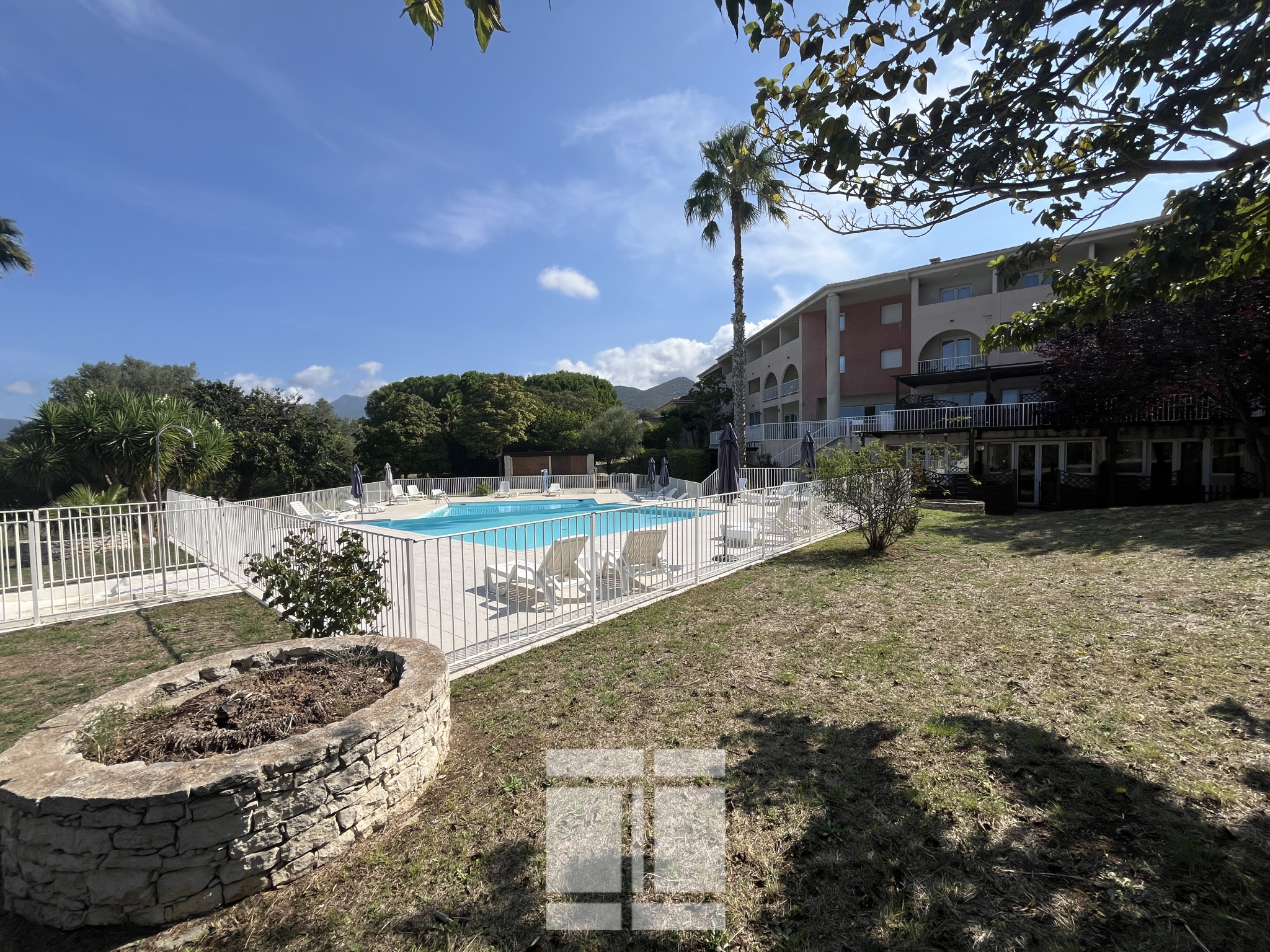 SAINT- FLORENT F2 AVEC TERRASSE