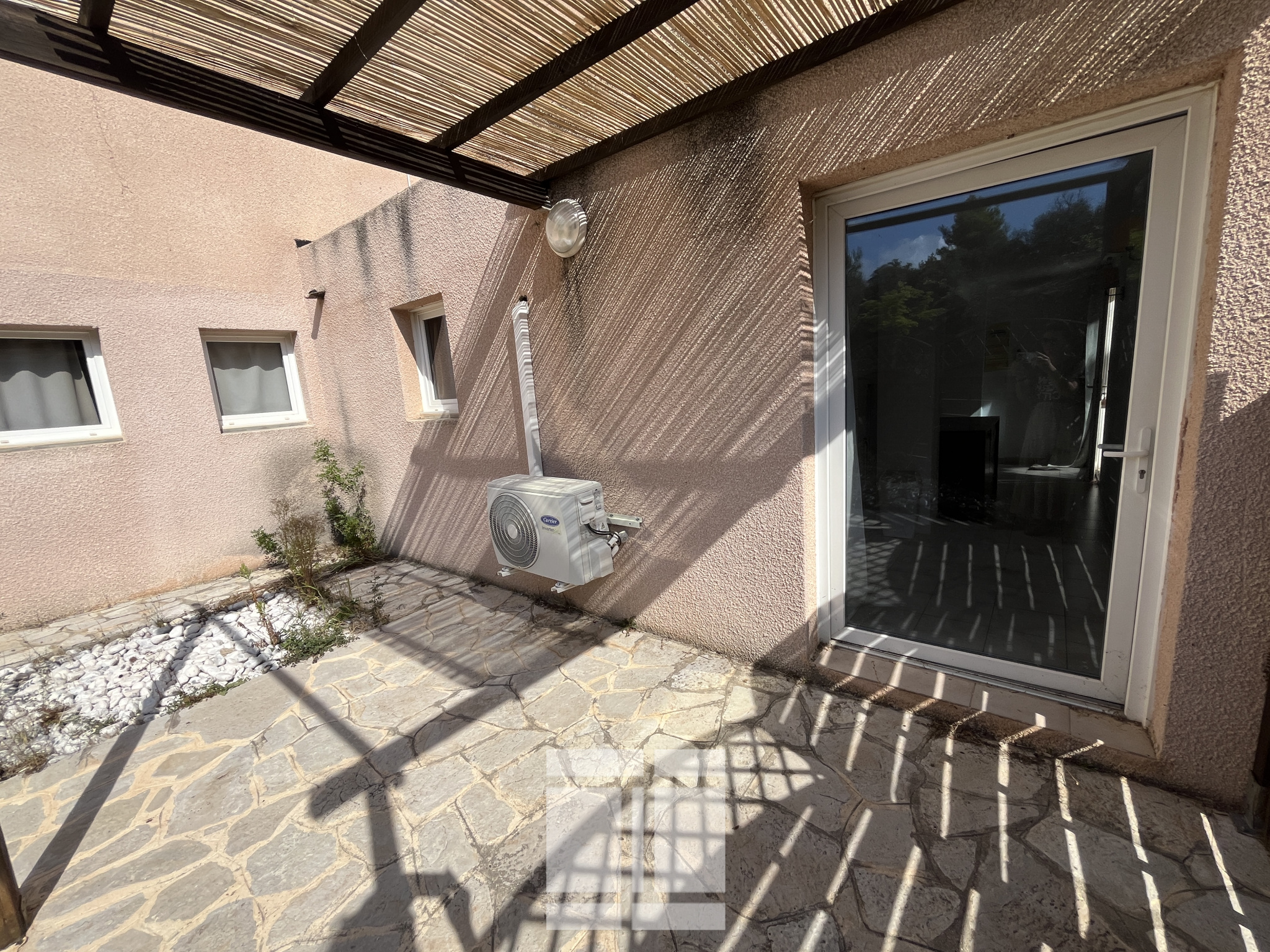 SAINT- FLORENT F2 AVEC TERRASSE