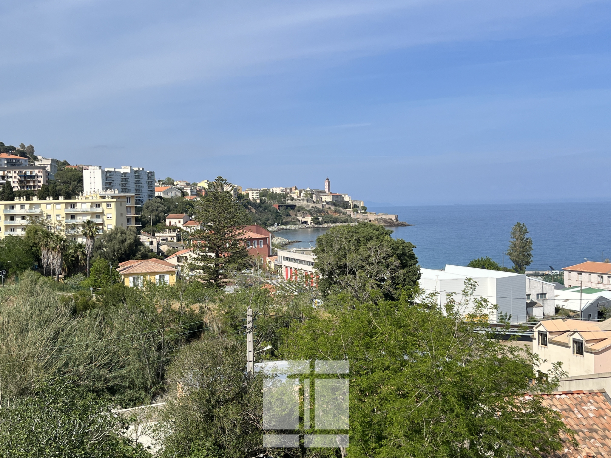 BASTIA - Av de la libération - F3 à rénover