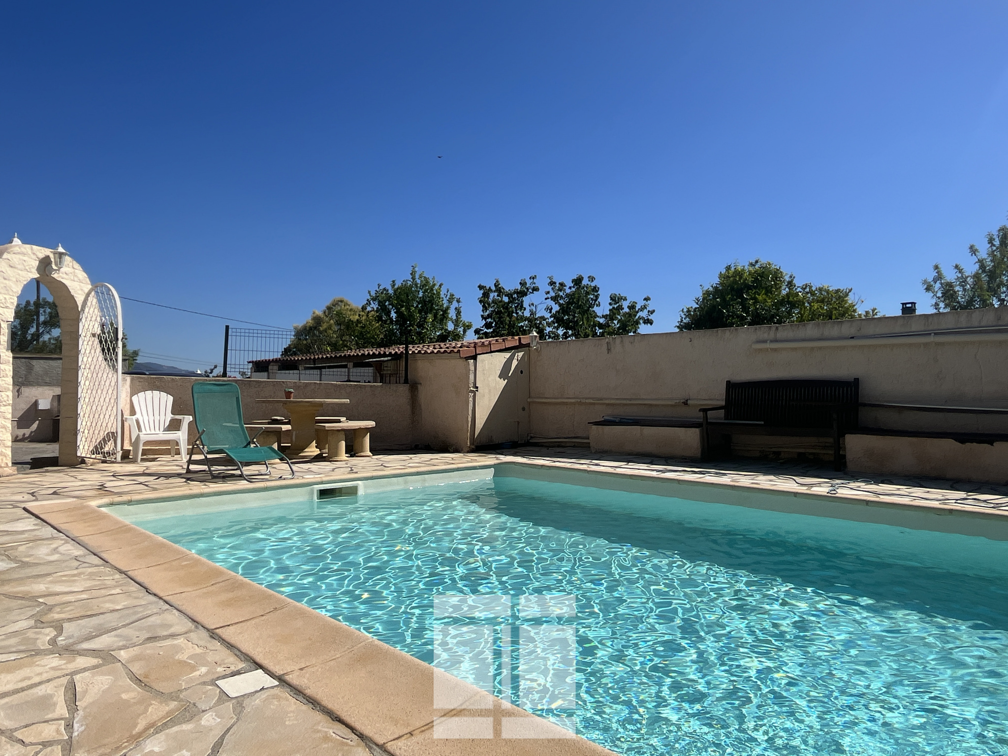 BIGUGLIA - VILLA DE 225M2 AVEC PISCINE