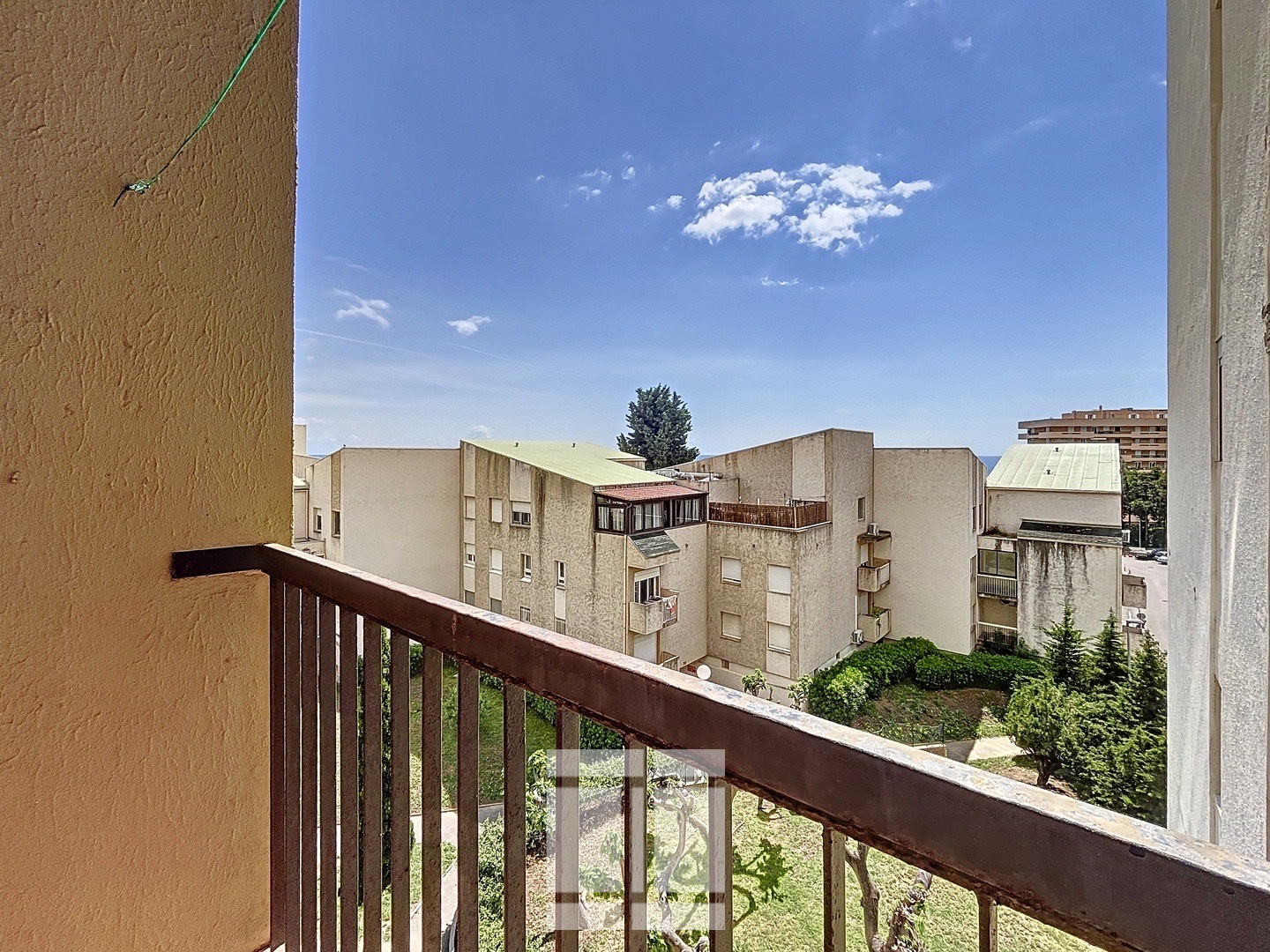 BASTIA SUD - MONTESORO T3 A RENOVER AVEC CAVE ET GARAGE