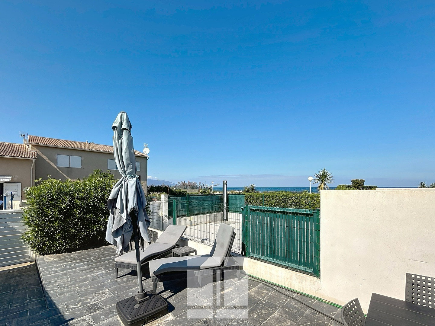 RÉSIDENCE EN BORD DE MER - F3 AVEC TERRASSE
