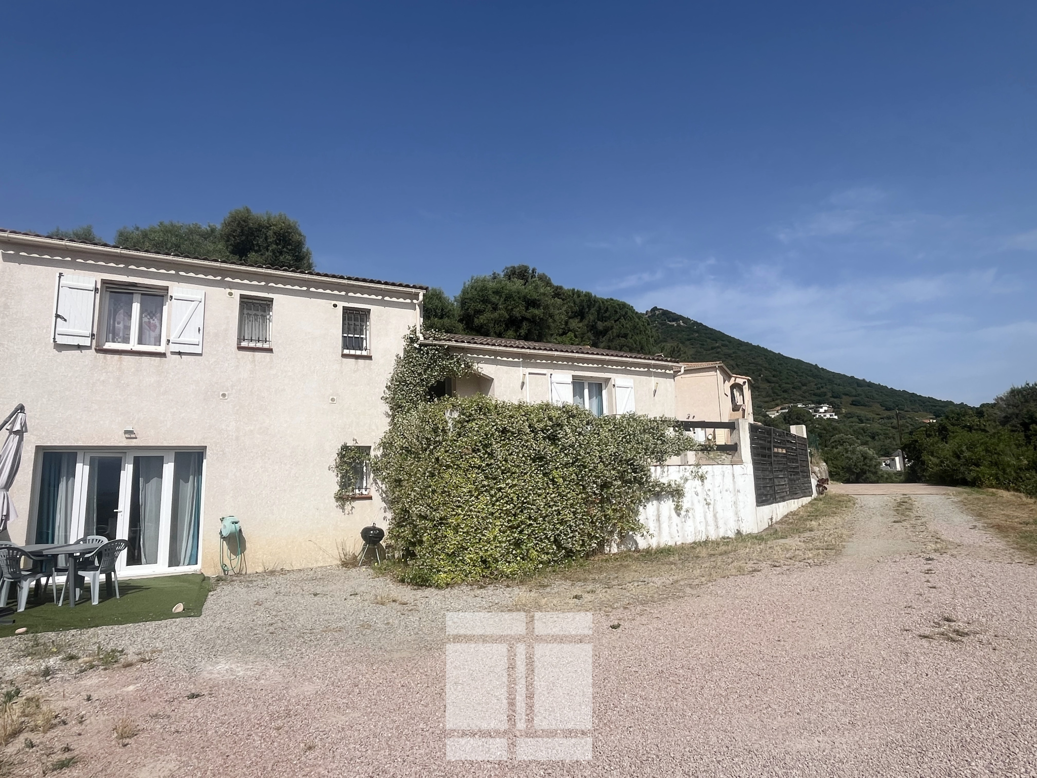 SECTEUR RECHERCHÉ   TROVA MAISON DE 135 M2 T4/5 À 15 MIN D’AJACCIO
