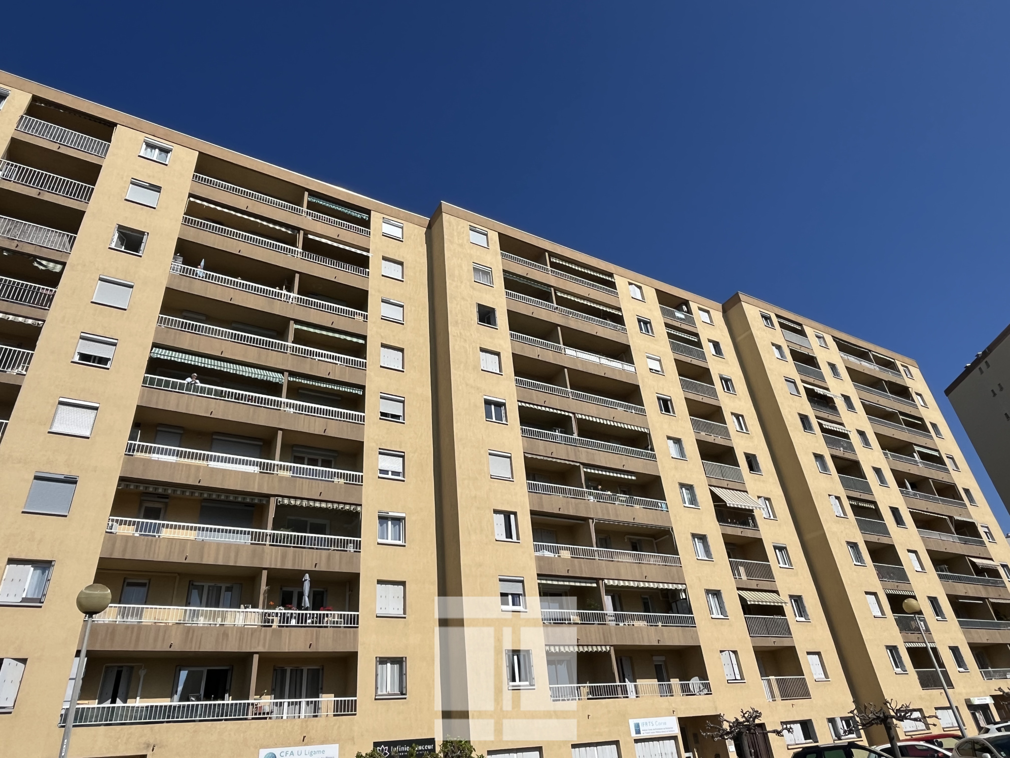 AJACCIO - GRAND F3 ENTREE DE VILLE DE 72M2