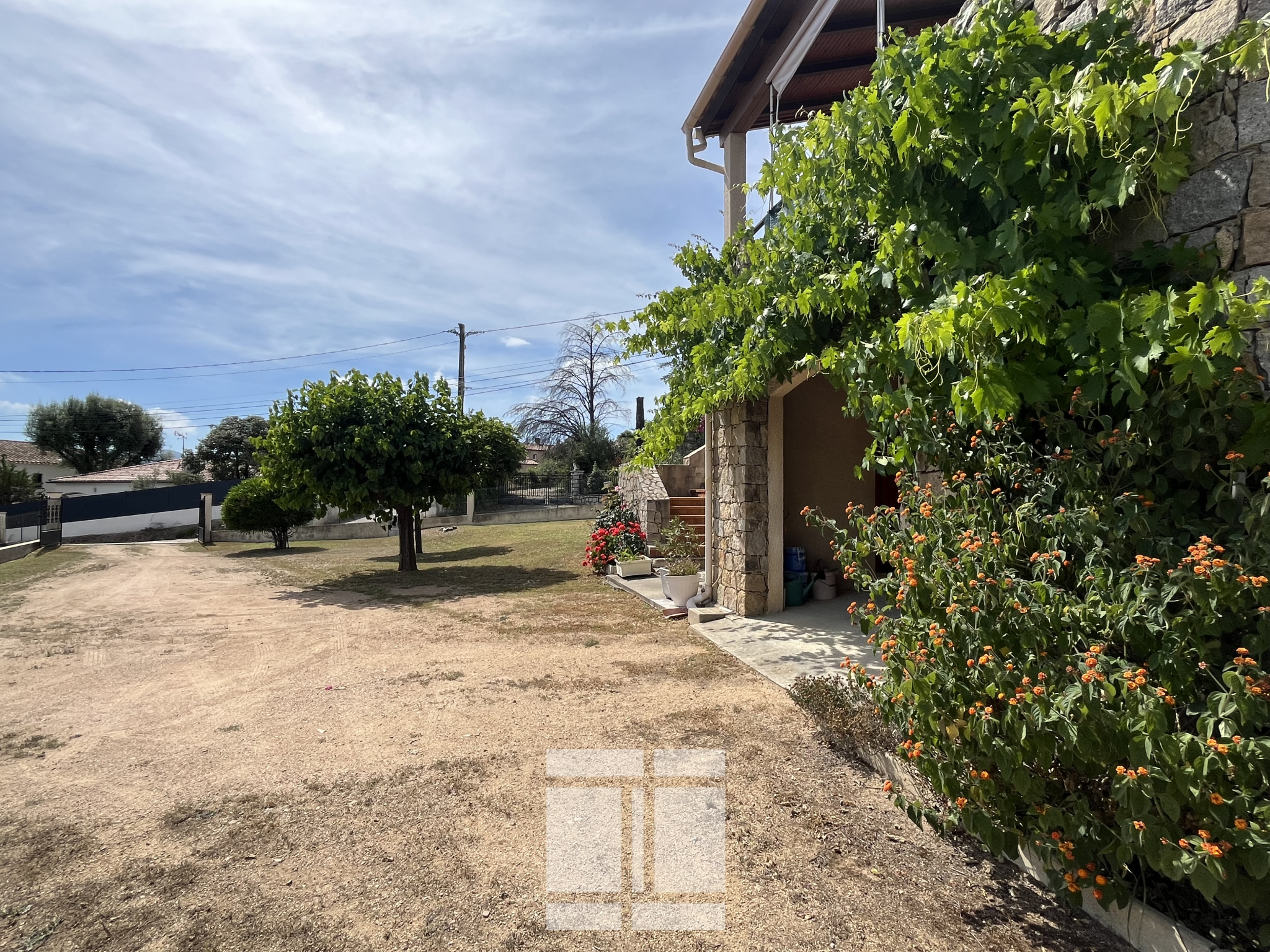 AFA -  VILLA DE CHARME INDIVIDUELLE AVEC UN TERRAIN DE 1500 M2