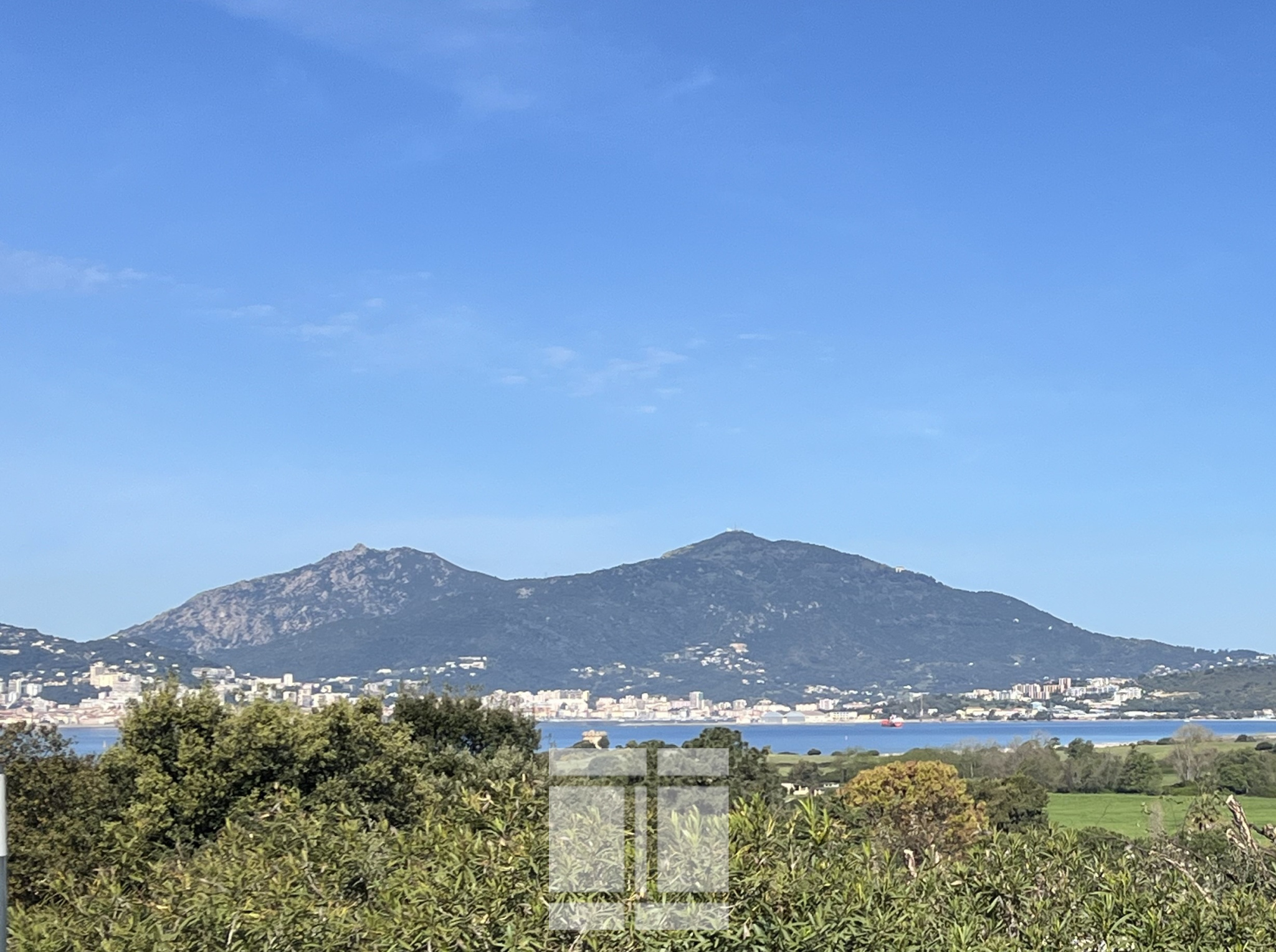 PORTICCIO - PROPRIÉTÉ DE CHARMES DE 515 m2 AVEC PISCINE ET VUE MER