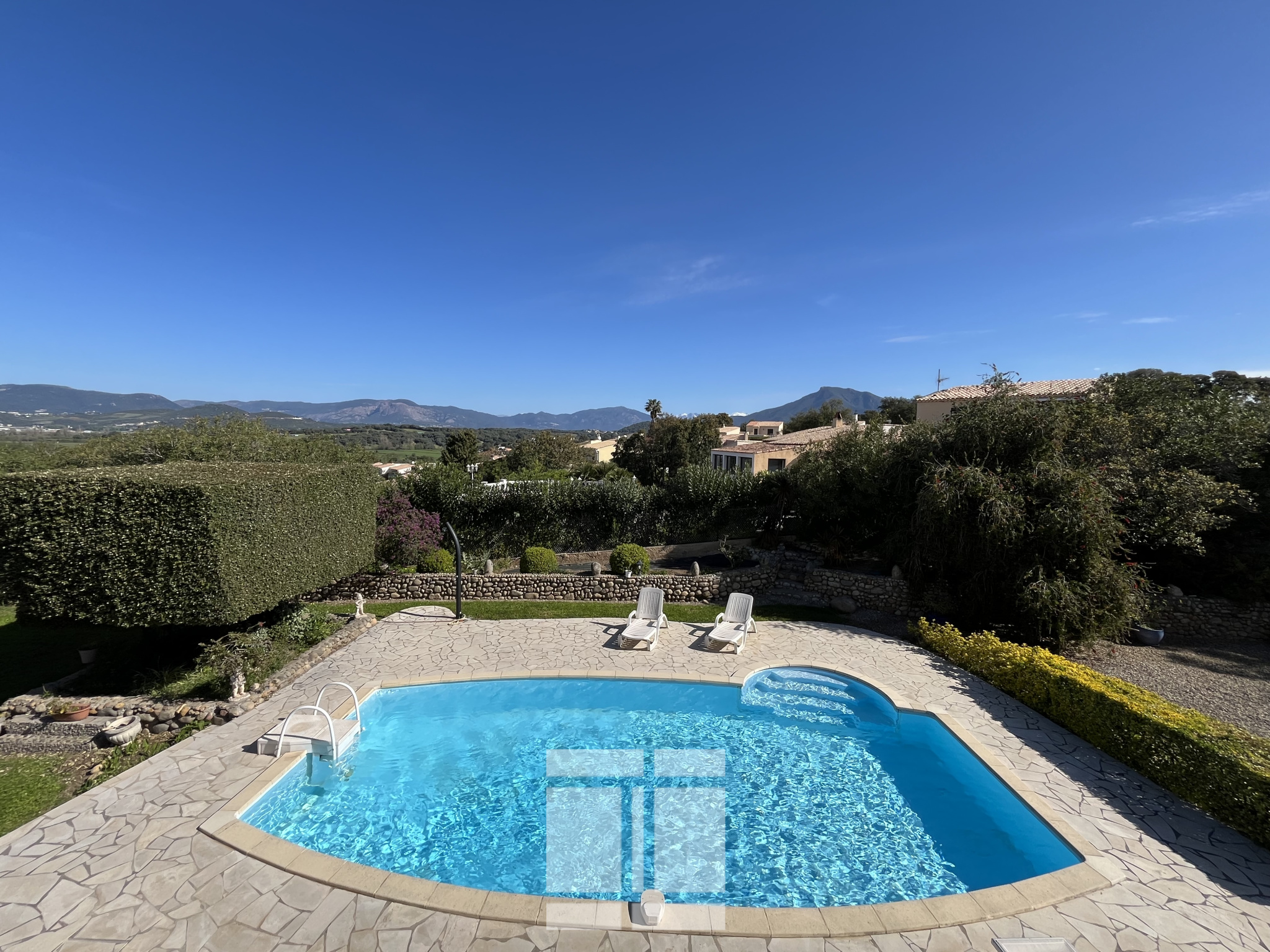 PORTICCIO - PROPRIÉTÉ DE CHARMES DE 515 m2 AVEC PISCINE ET VUE MER