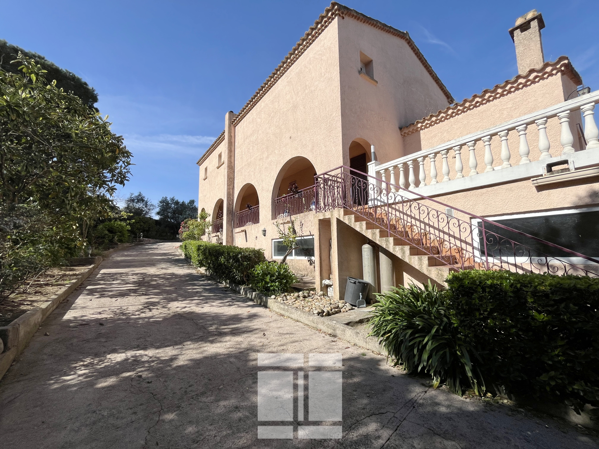 PORTICCIO - PROPRIÉTÉ DE CHARMES DE 515 m2 AVEC PISCINE ET VUE MER