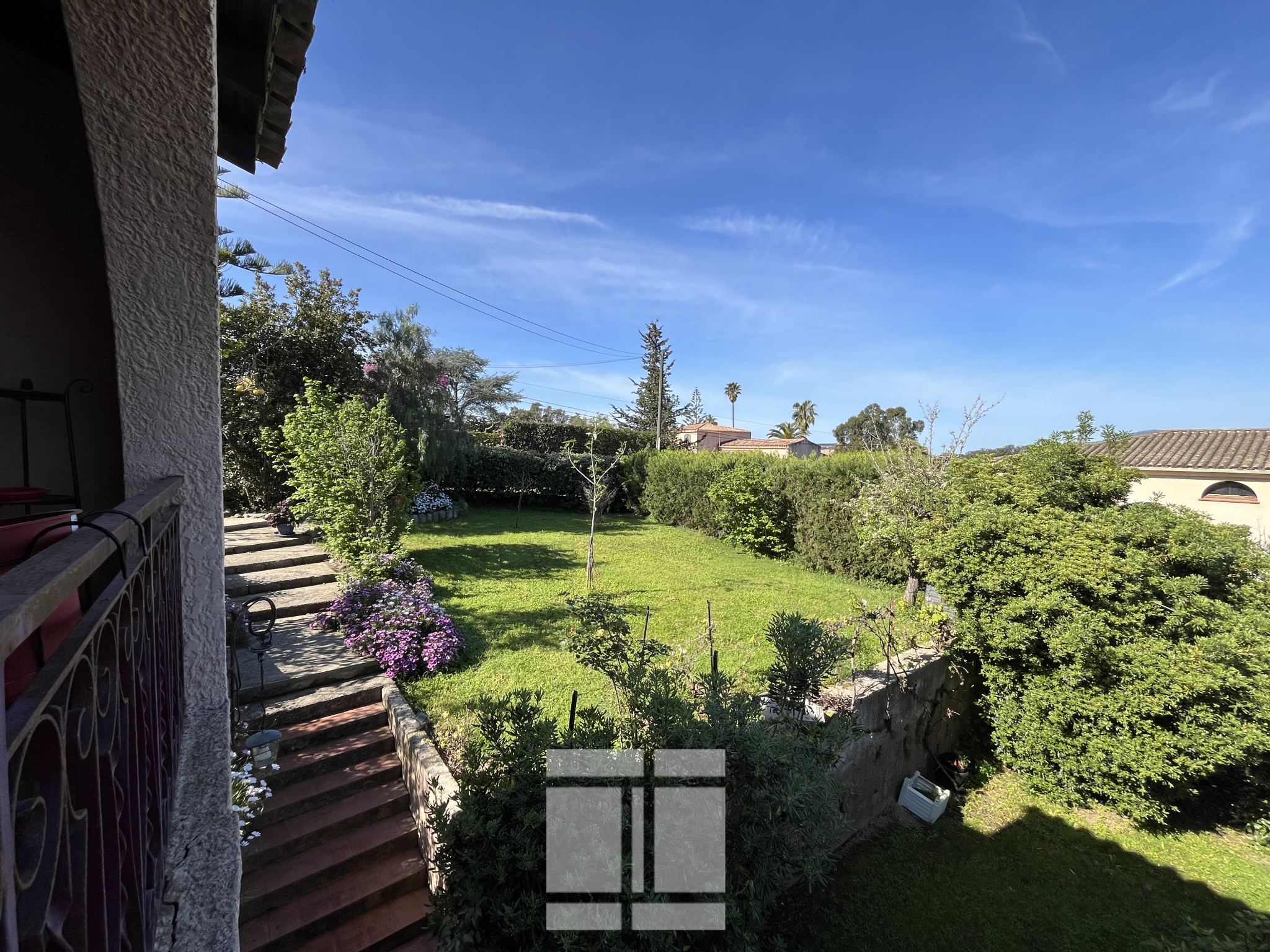 PORTICCIO - PROPRIÉTÉ DE CHARMES DE 515 m2 AVEC PISCINE ET VUE MER
