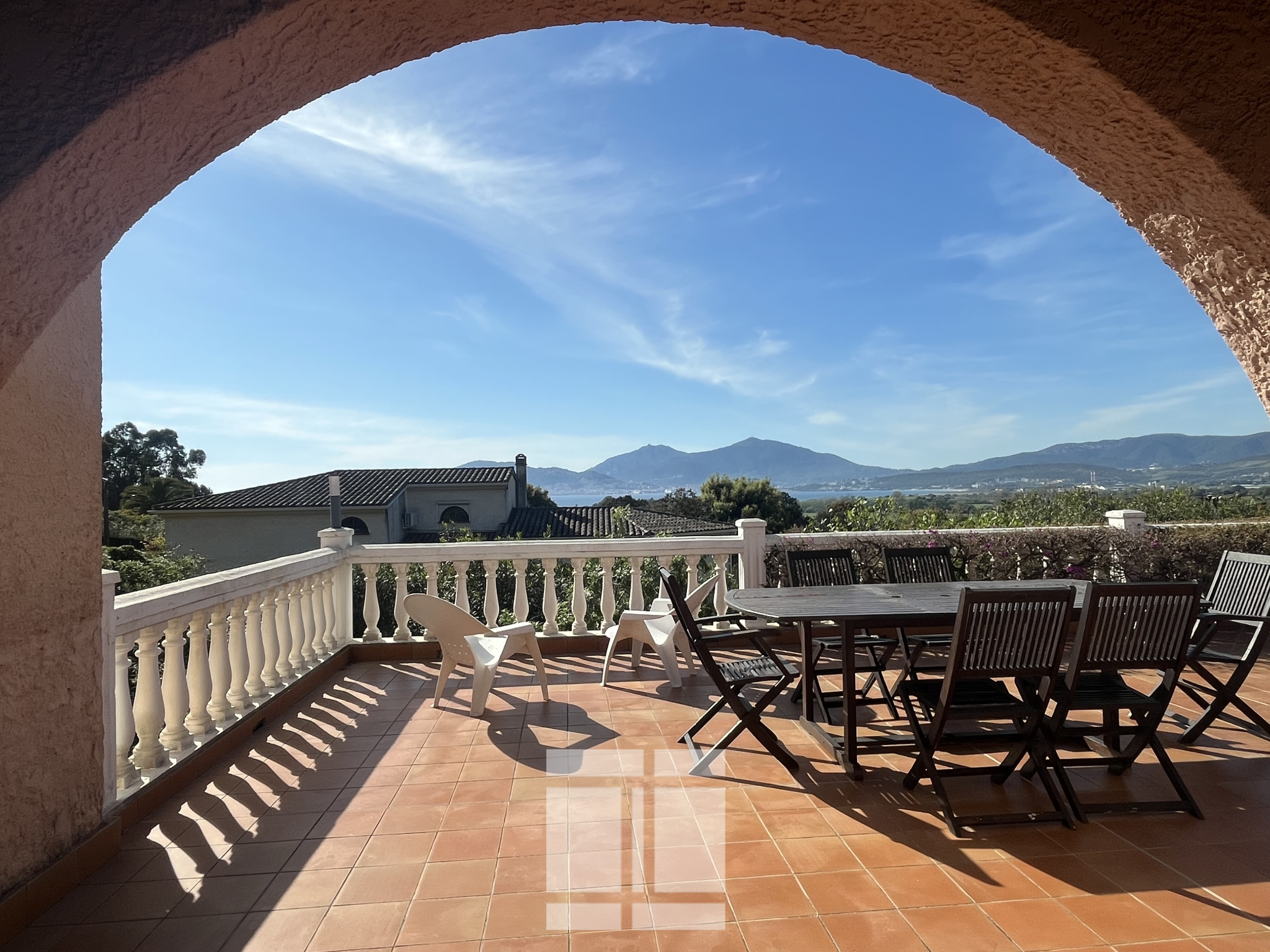 PORTICCIO - PROPRIÉTÉ DE CHARMES DE 515 m2 AVEC PISCINE ET VUE MER
