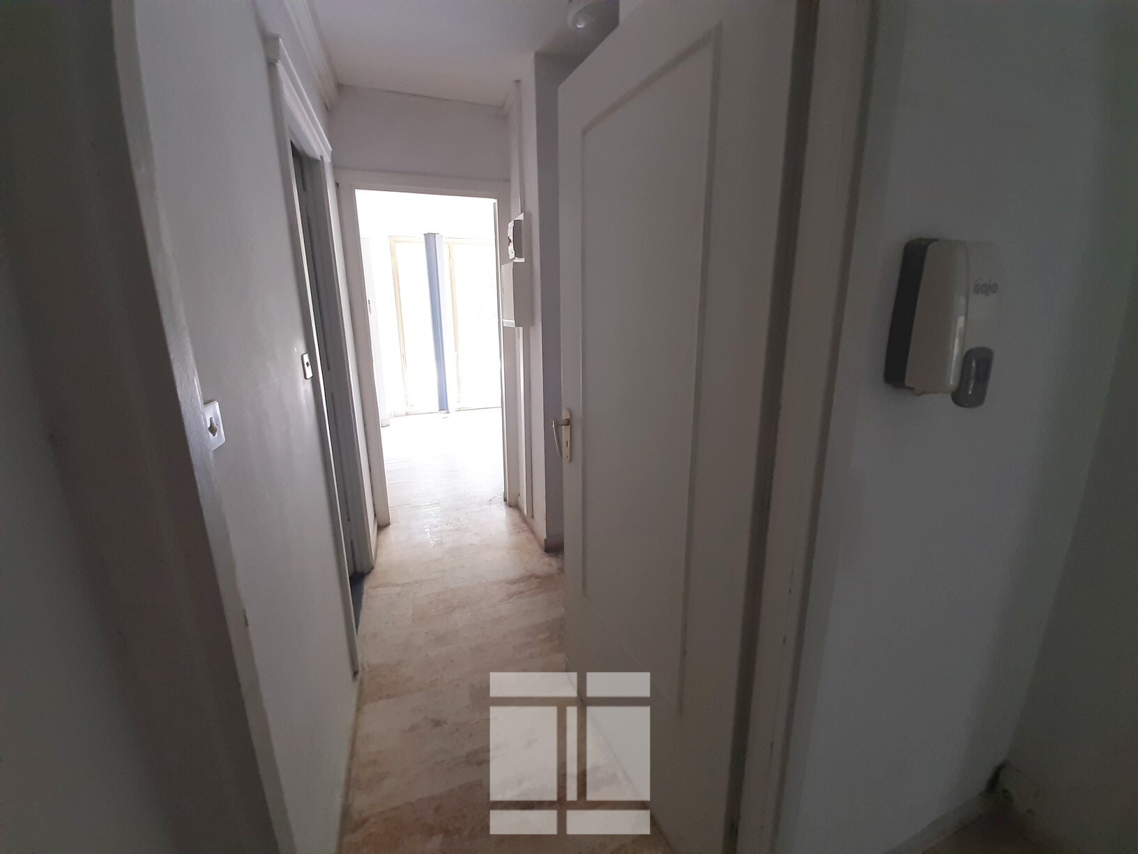 AJACCIO - RARE GRAND T3/4 AU COURS DE LA VILLE DANS UNE RESIDENCE PRISÉE