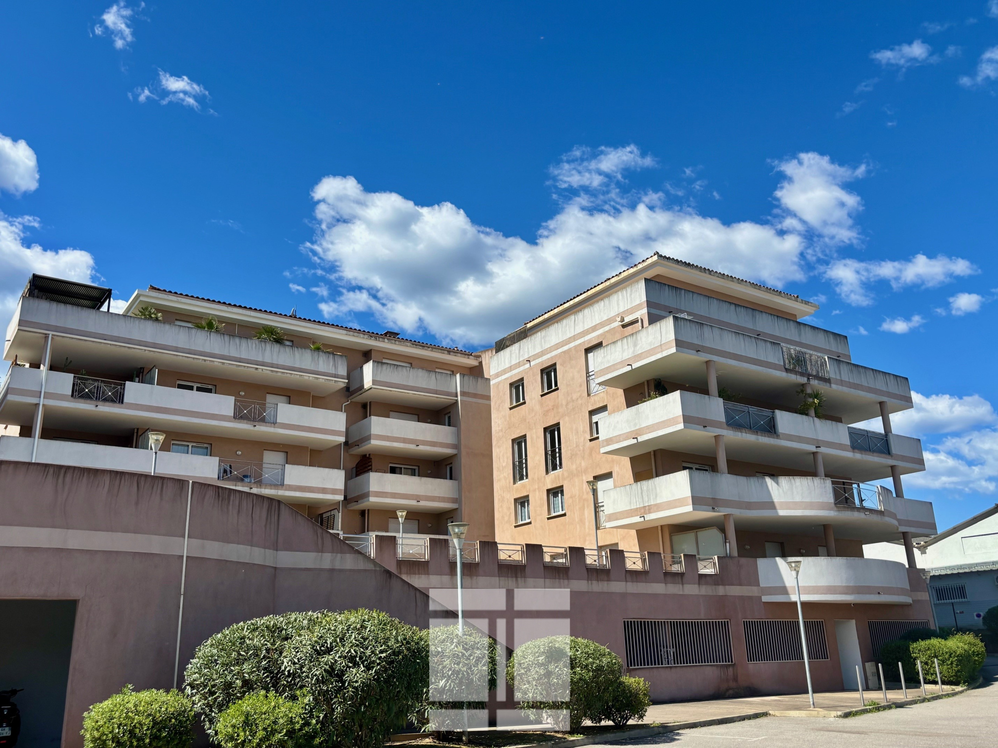 STUDIO IDEAL POUR INVESTISSEUR OU 1ER ACHAT