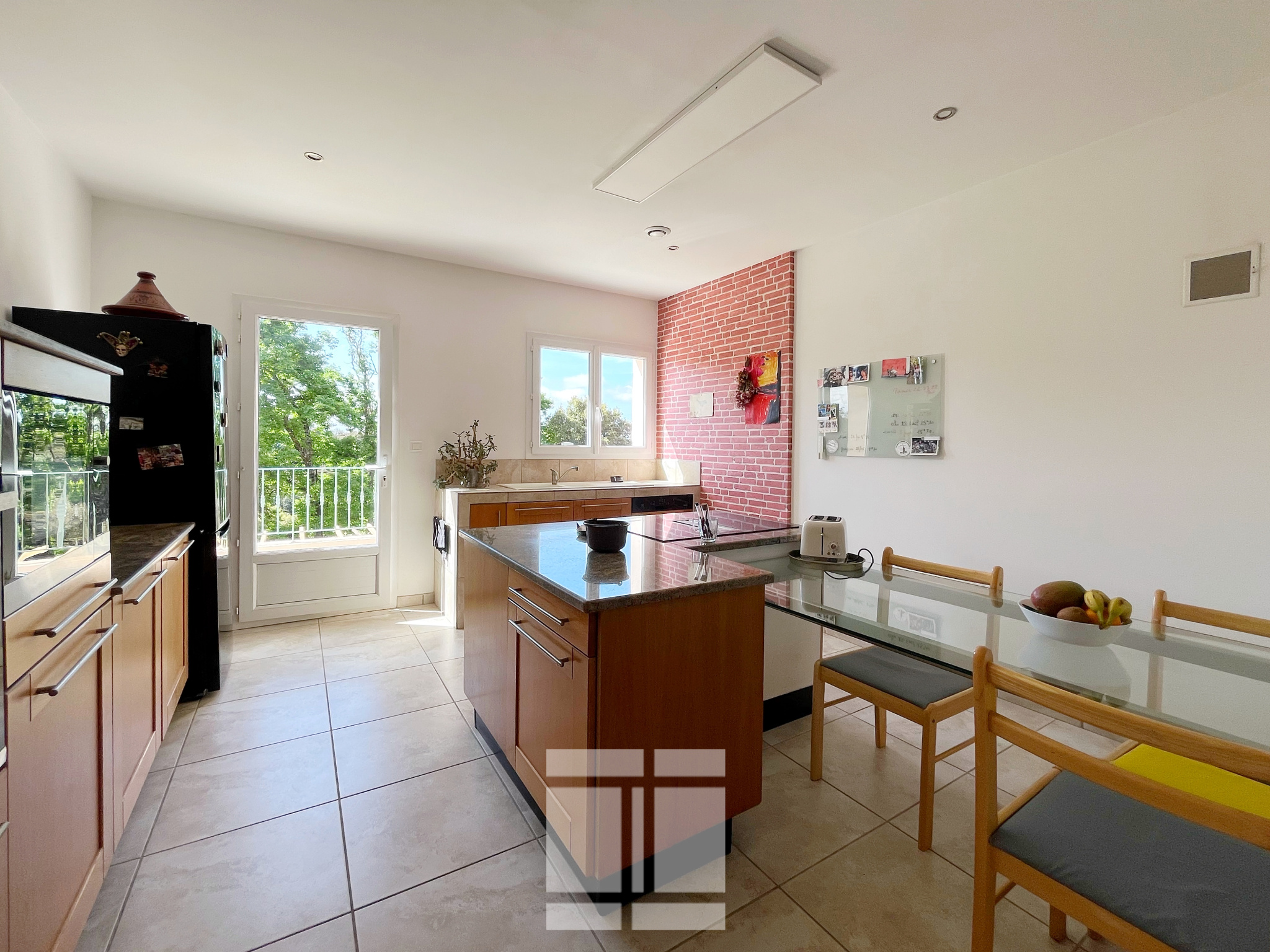 Coup de cœur à  Sarrola-Carcopino. Belle maison familiale de 259 m2 exposée plein sud avec piscine.