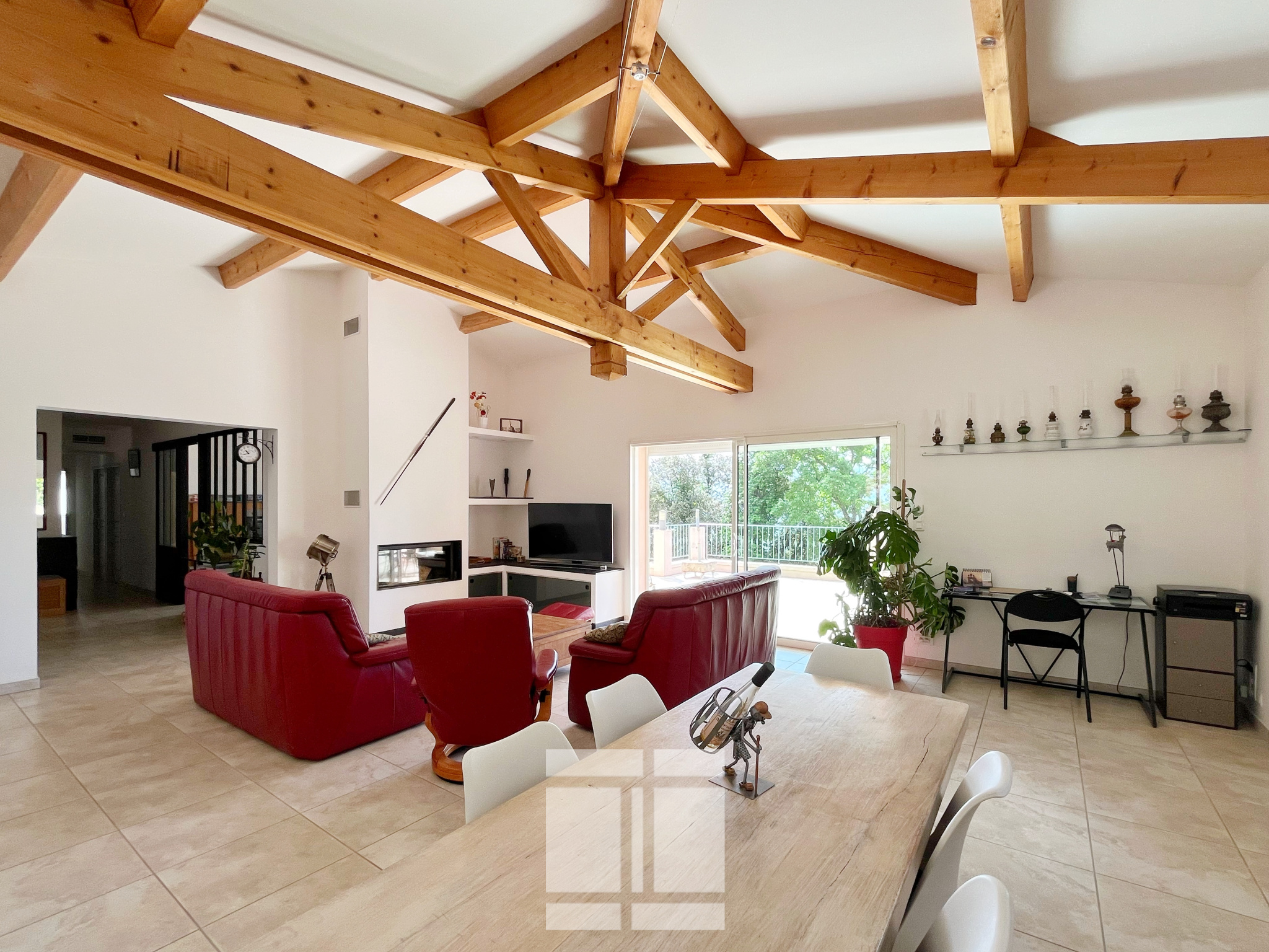 Coup de cœur à  Sarrola-Carcopino. Belle maison familiale de 259 m2 exposée plein sud avec piscine.