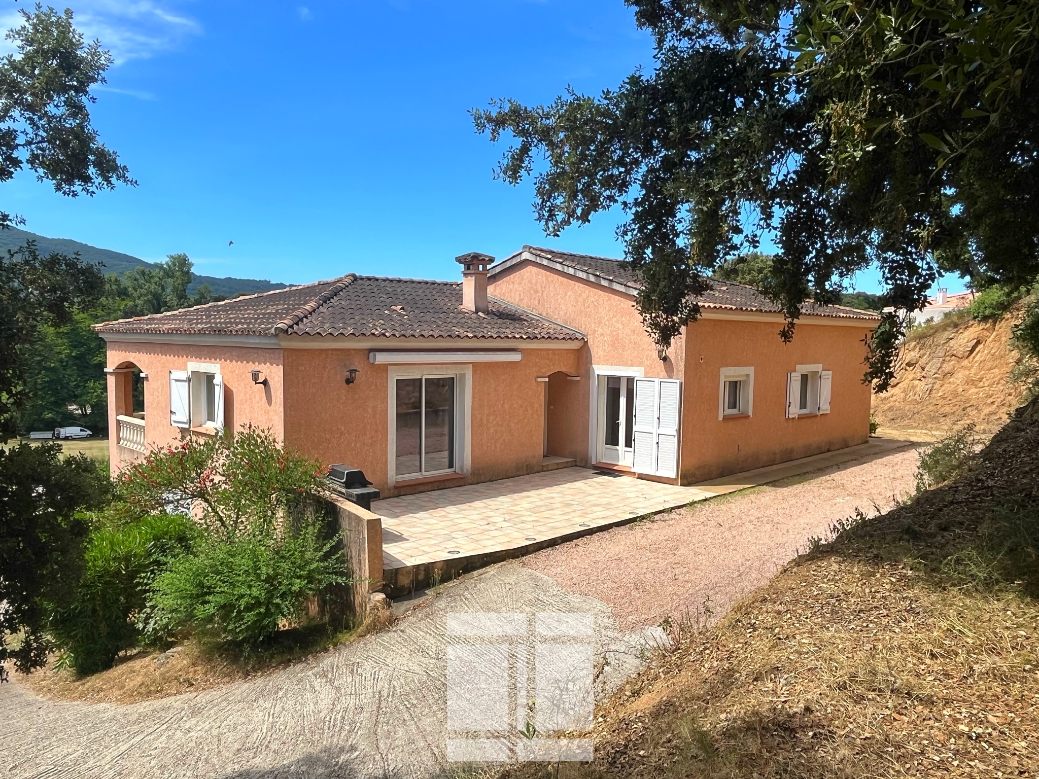 Villa coup de cœur 200m2 avec piscine Eccica-Suarella