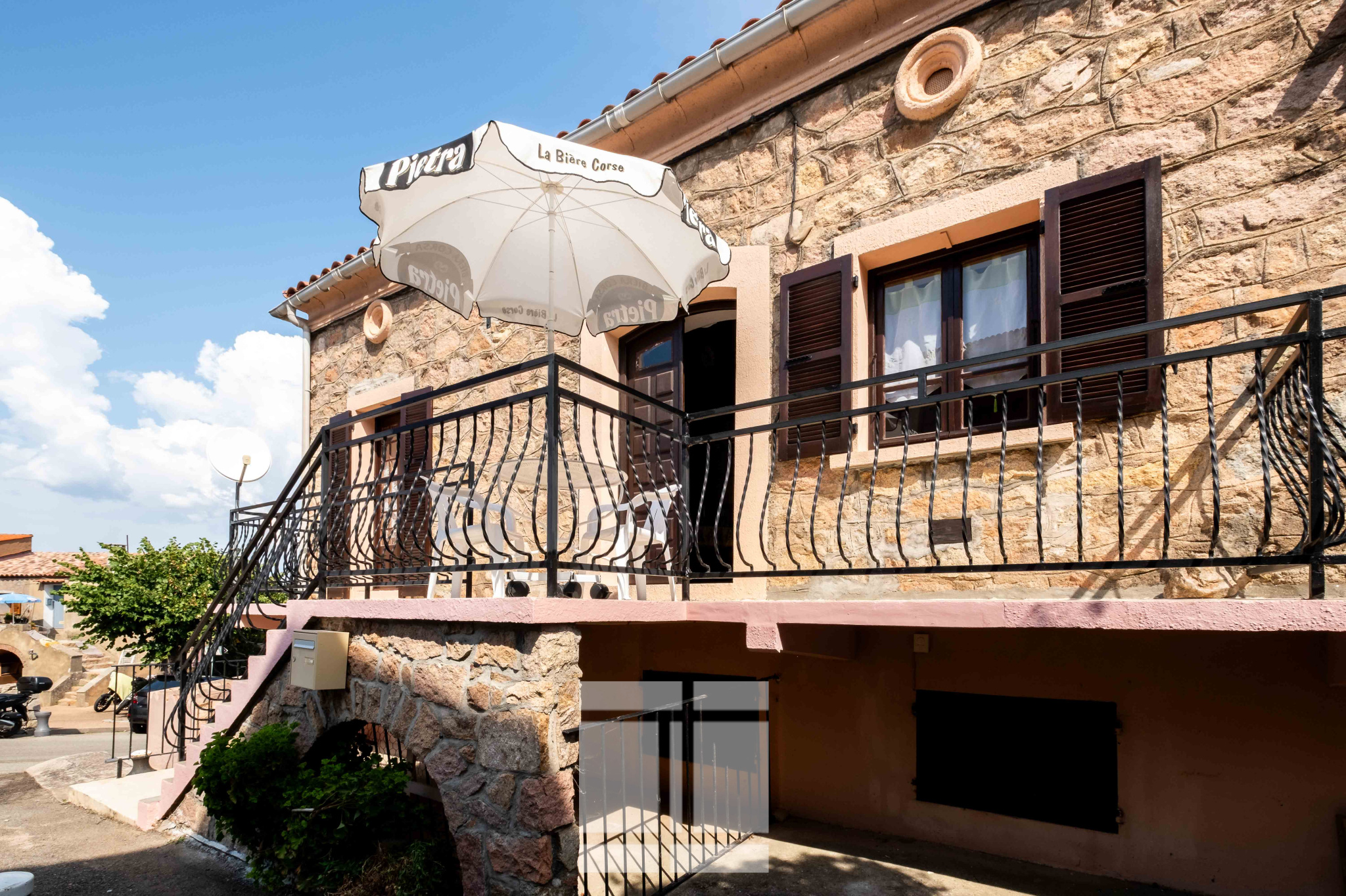 À Vendre   Appartement de Charme au Cœur du Village de Piana