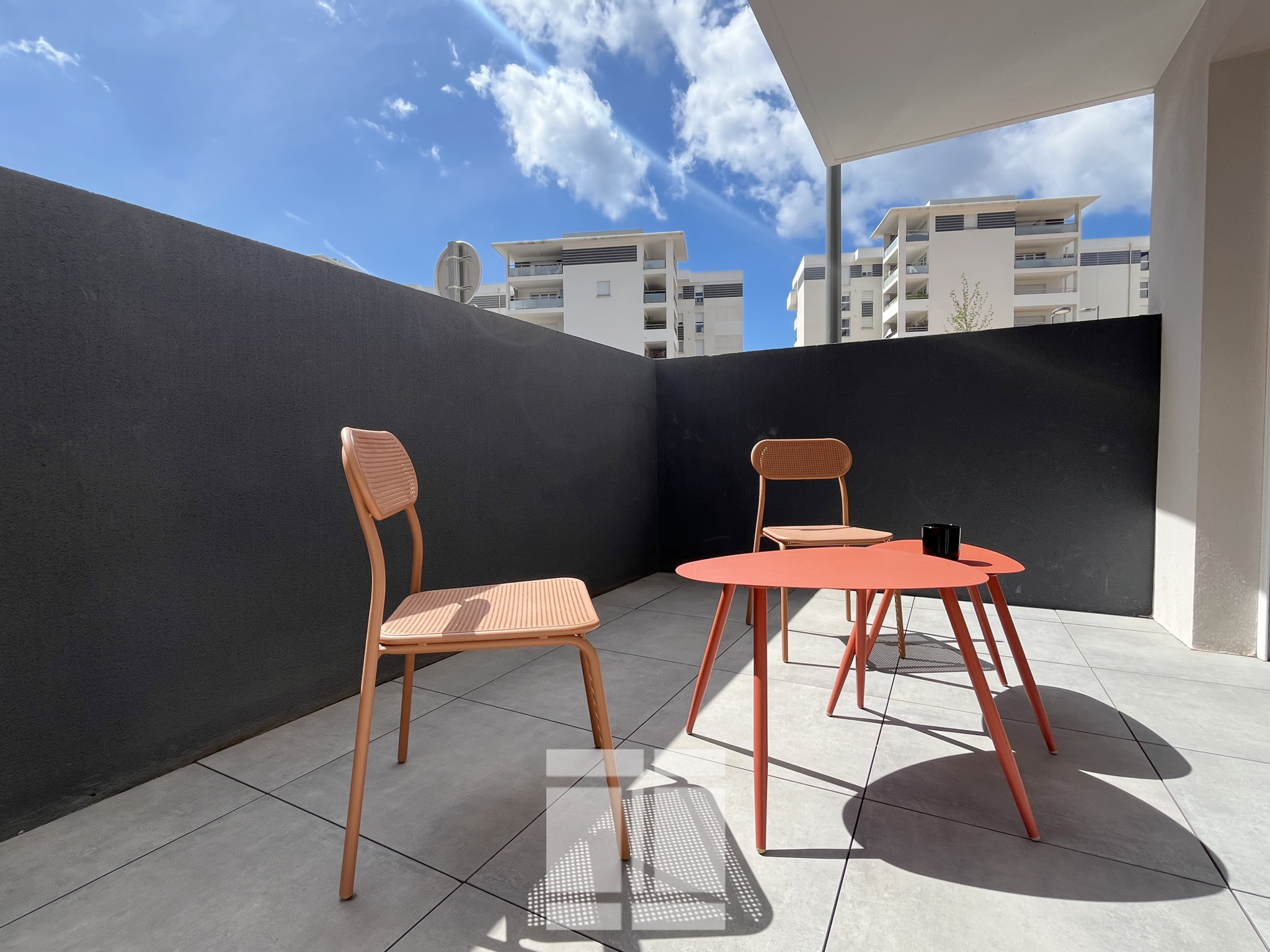AJACCIO - STUDIO DE 32 M2 AVEC TERRASSE DE 10M2