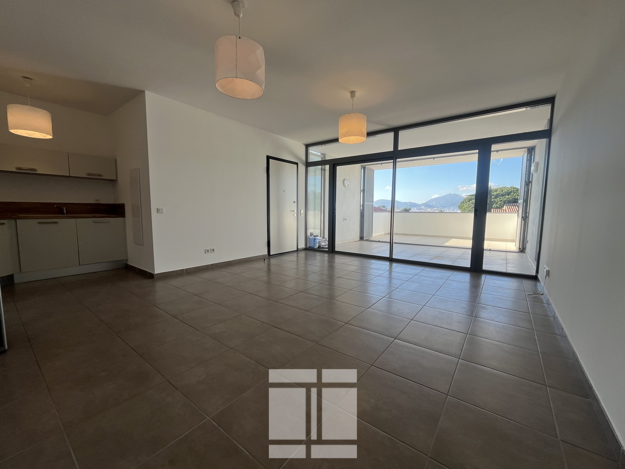 PORTICCIO - GRAND T3 VUE MER AVEC GRANDE TERRASSE ET SON JARDIN PRIVATIF