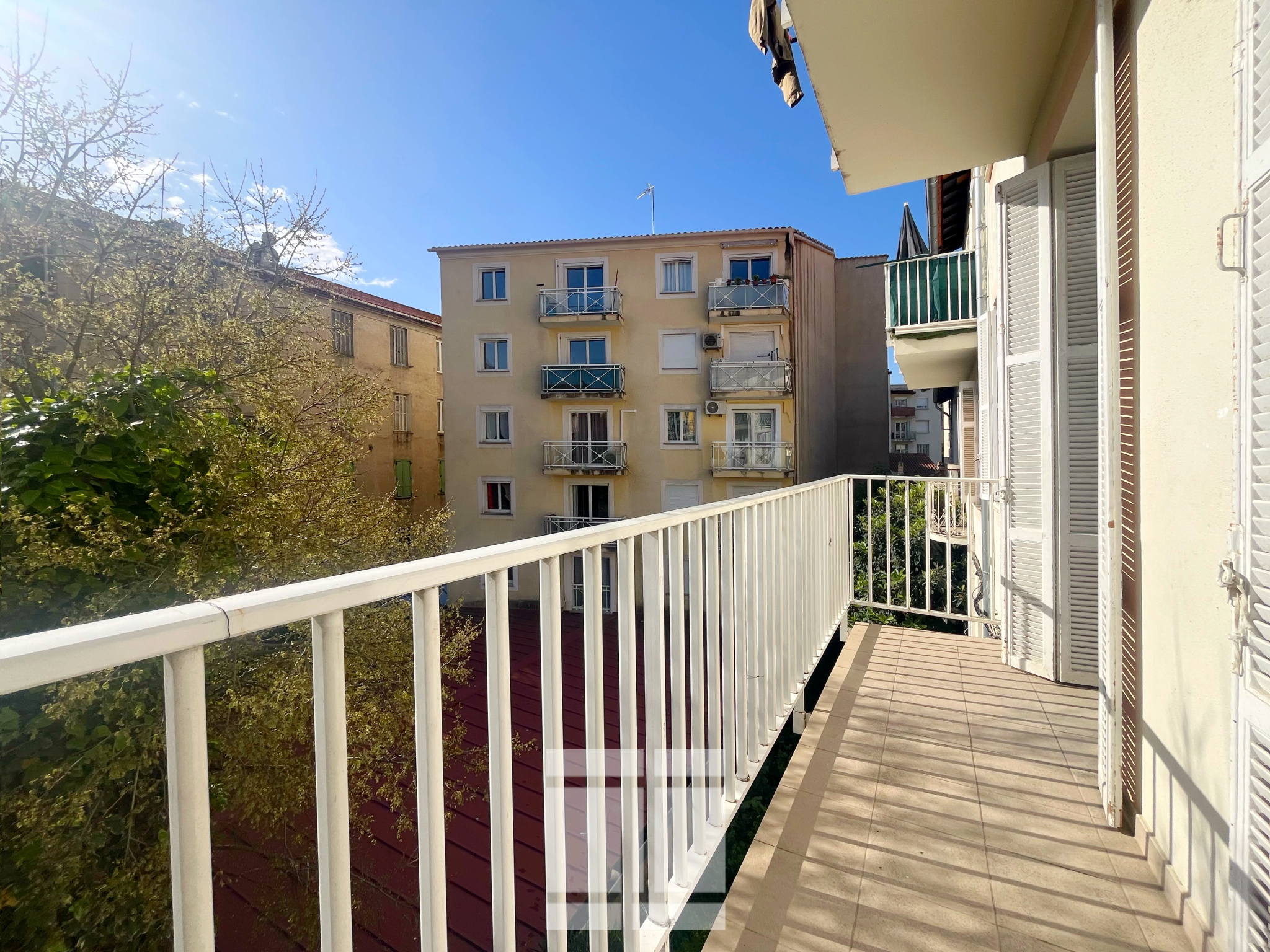 3 Pièces entrée de ville AJACCIO