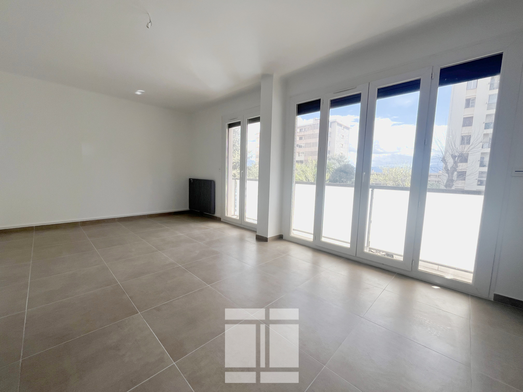 AJACCIO -  GRAND T3 REFAIT A NEUF QUARTIER LORETTO