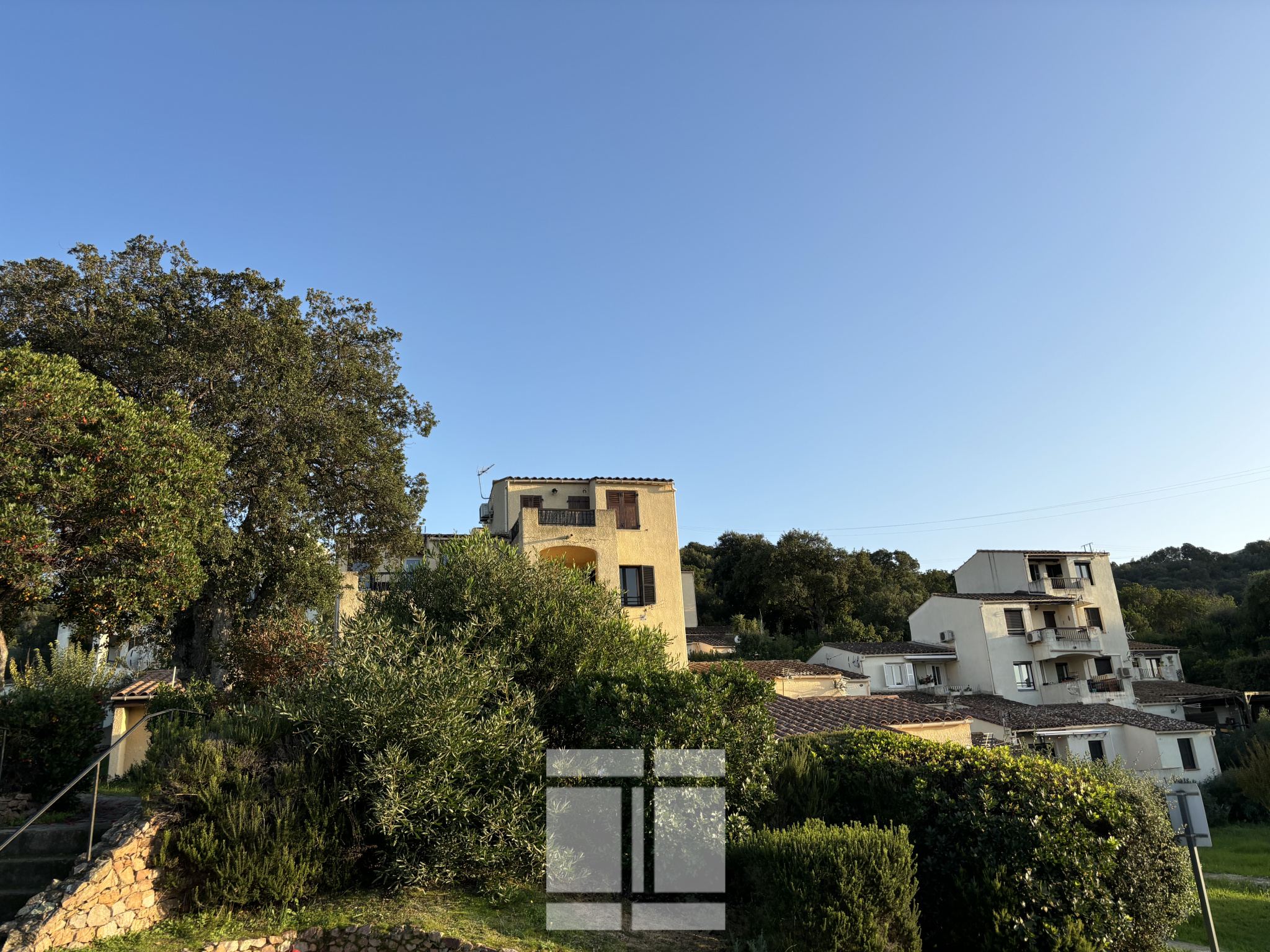 RIVE SUD D'AJACCIO, hauteurs de Porticcio, studio au calme avec terasse