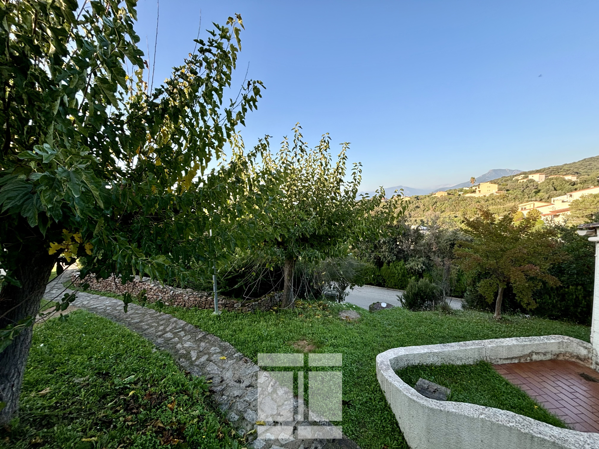 RIVE SUD D'AJACCIO, hauteurs de Porticcio, studio au calme avec terasse
