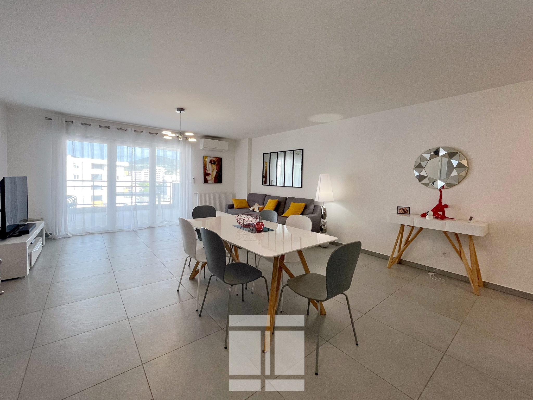 À vendre   AJACCIO T3 avec terrasse & garage