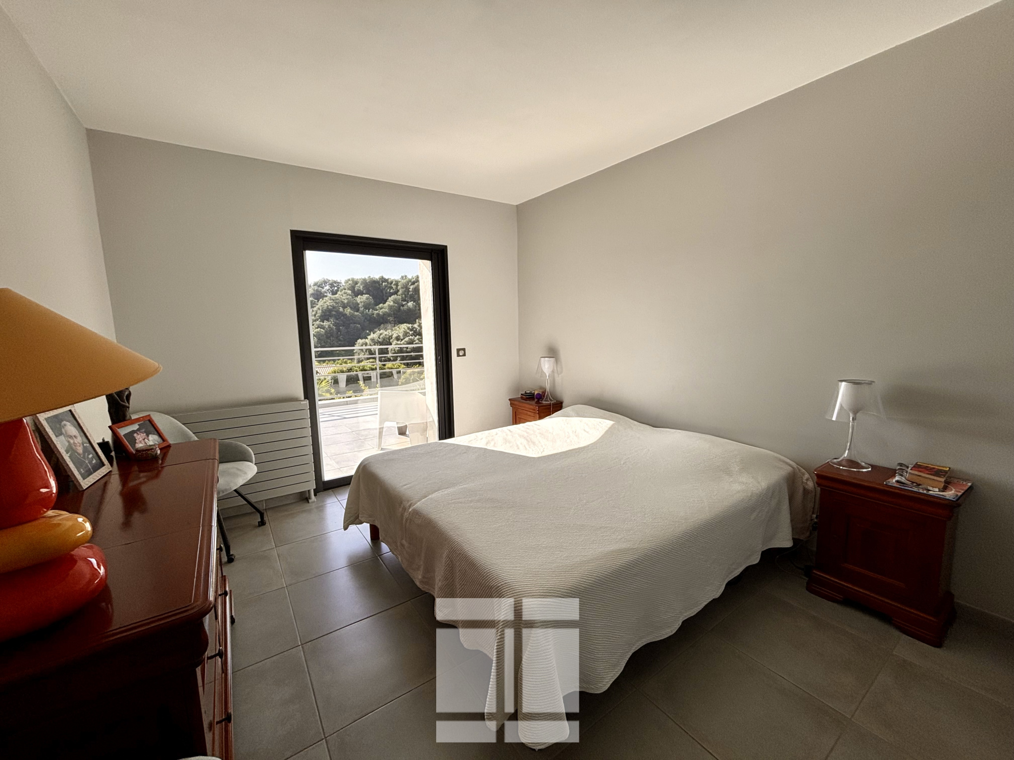 Superbe villa de 291m2 avec 2500m2 de terrain à proximité immédiate d'Ajaccio et de la Rive SUD