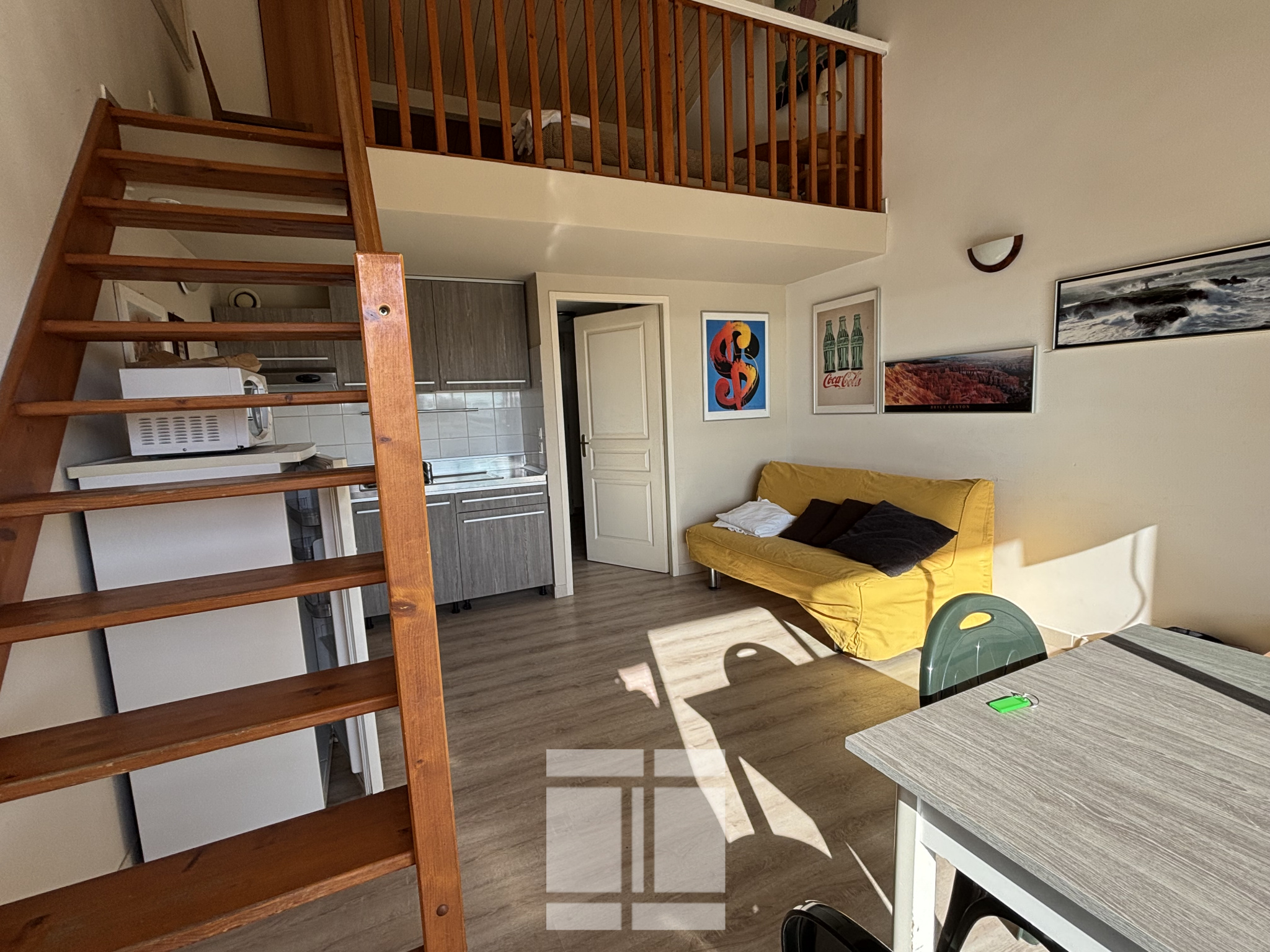 Centre PORTICCIO, 2 pièces en duplex au calme avec belle vue mer