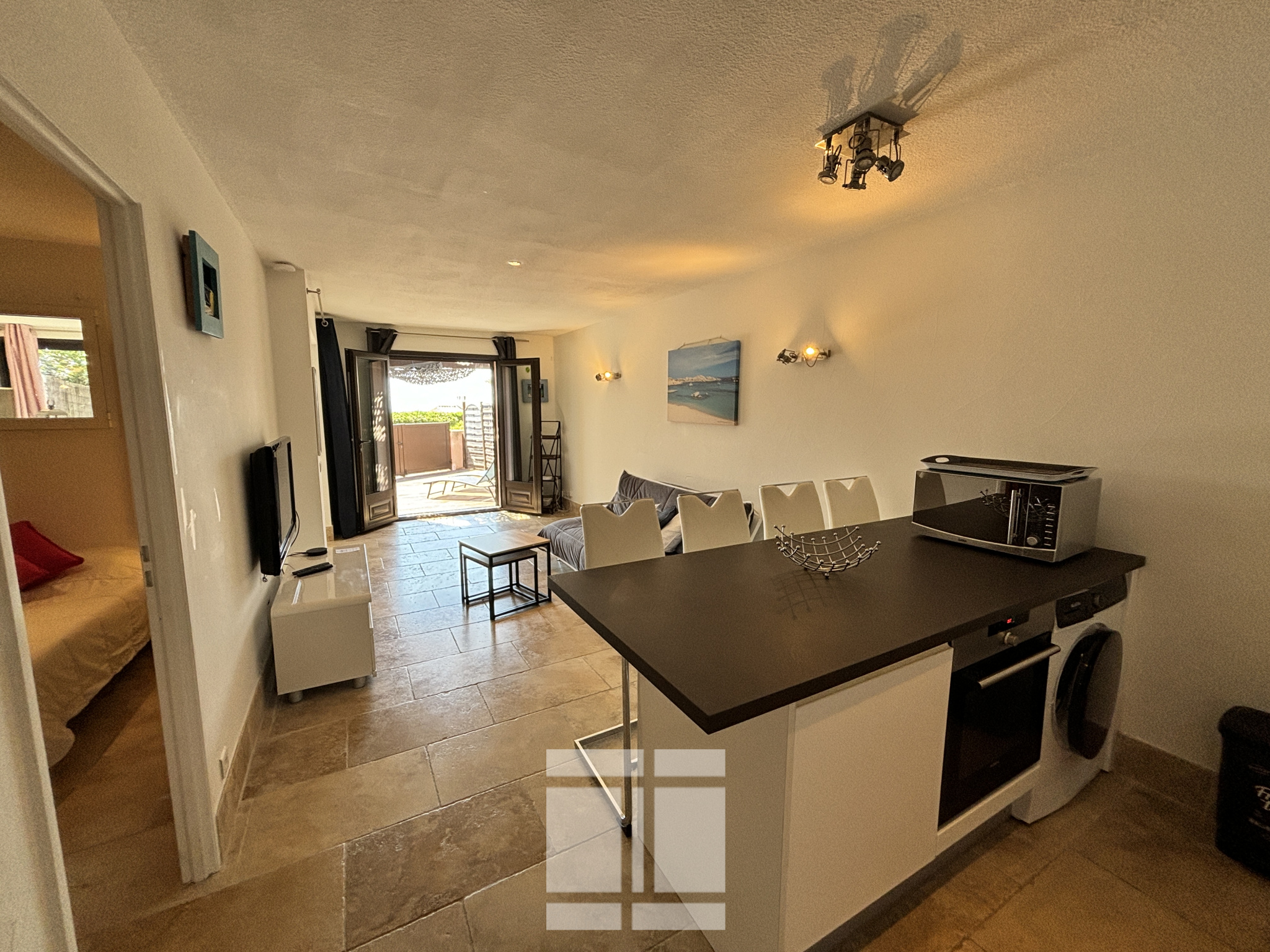 PORTICCIO - JOLI T2/3 AVEC GRANDE TERRASSE DE 30 M2 VUE MER