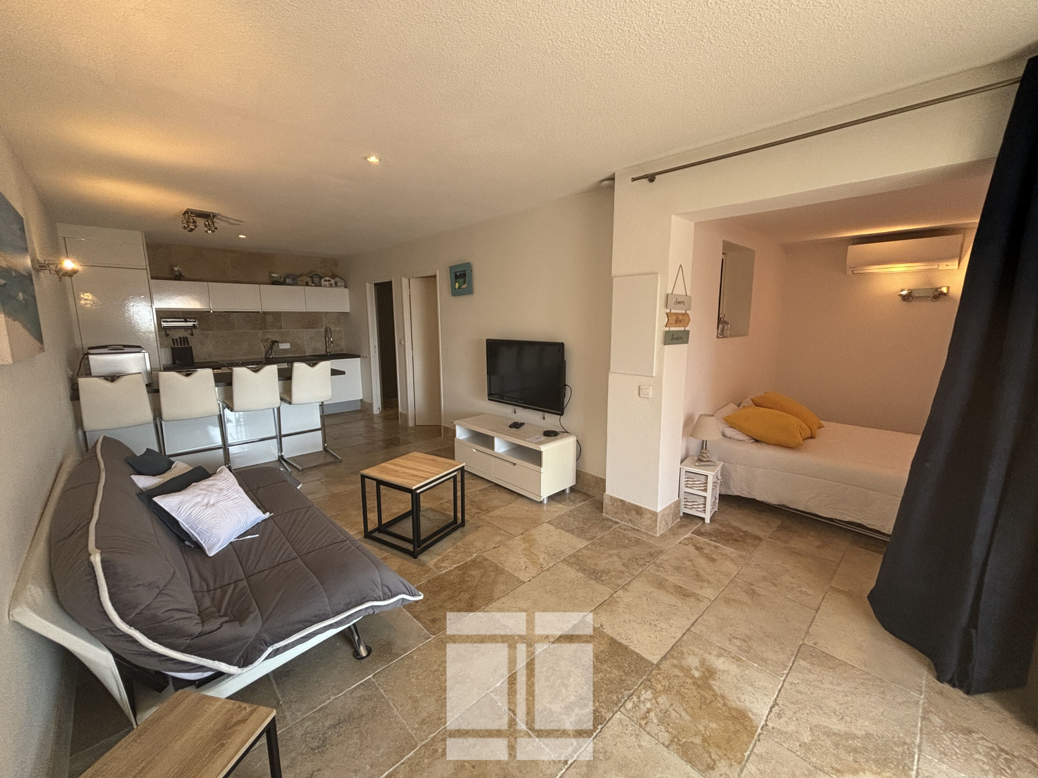 PORTICCIO - JOLI T2/3 AVEC GRANDE TERRASSE DE 30 M2 VUE MER