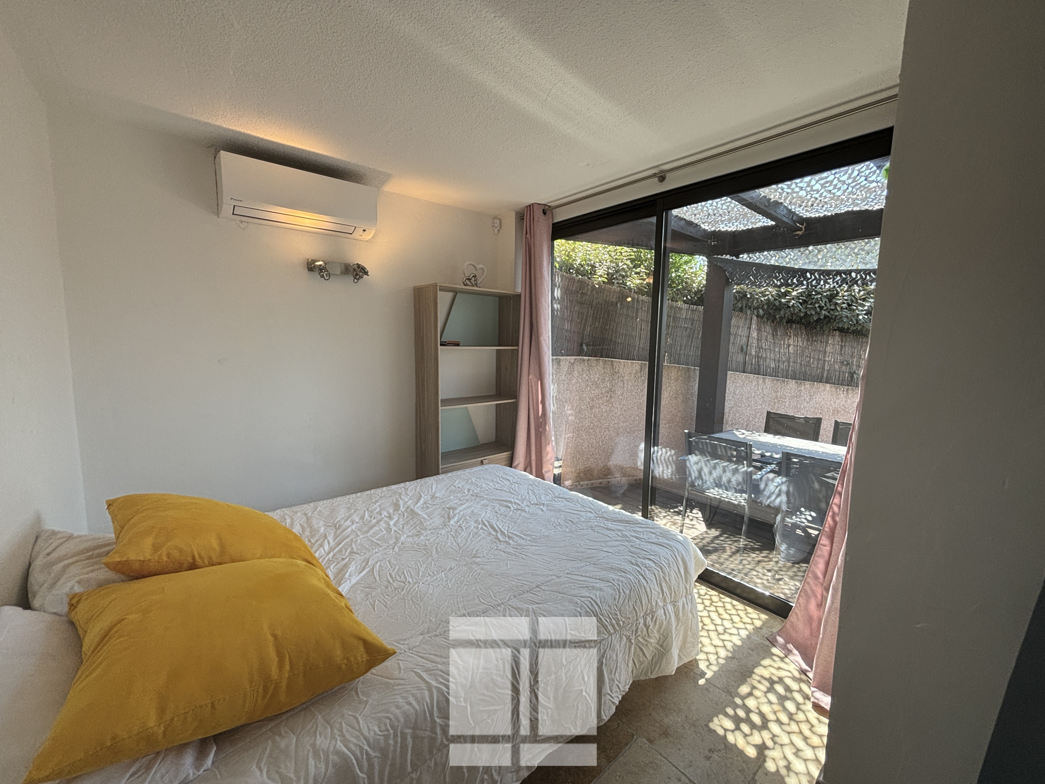 PORTICCIO - JOLI T2/3 AVEC GRANDE TERRASSE DE 30 M2 VUE MER