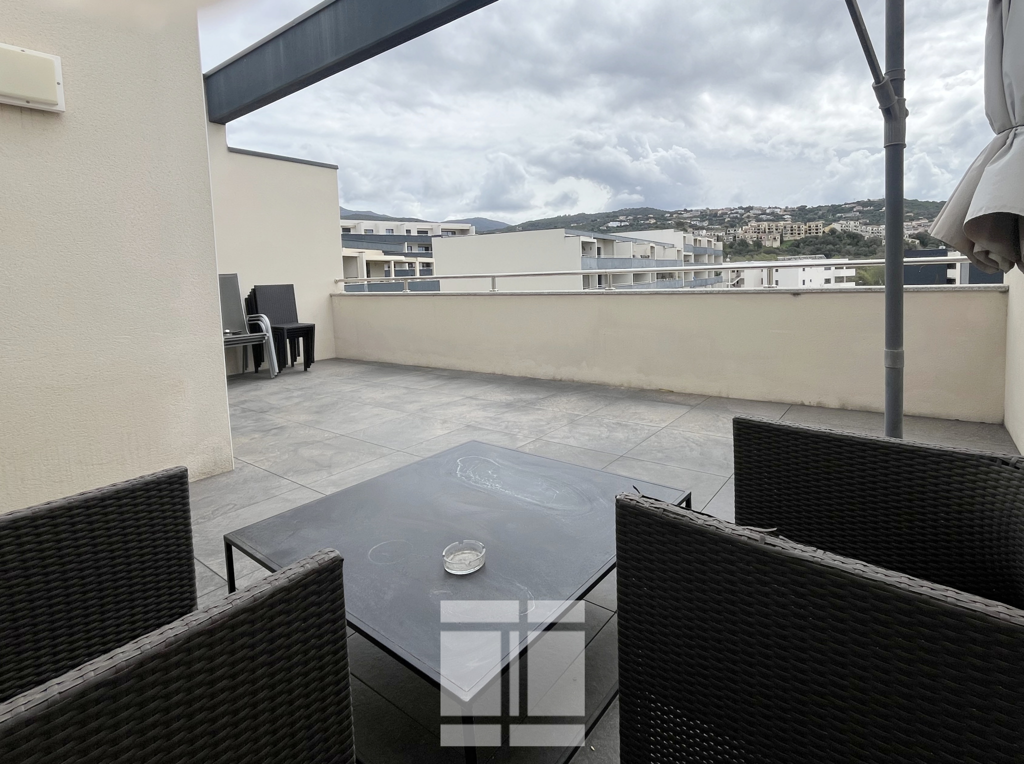 PORTICCIO - T2 DERNIER ETAGE AVEC GRANDE TERRASSE DE 25 M2