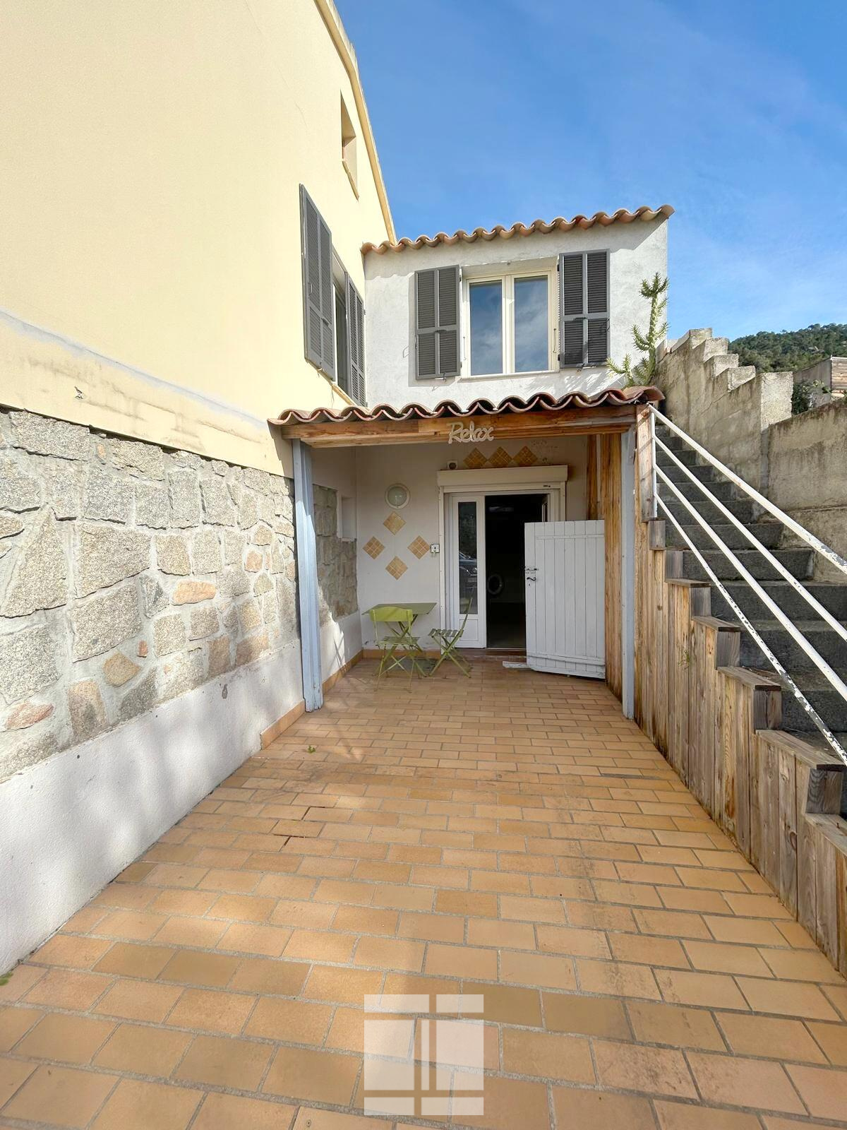 Rez-de-villa 2 Chambres   70m2   Village de Conca