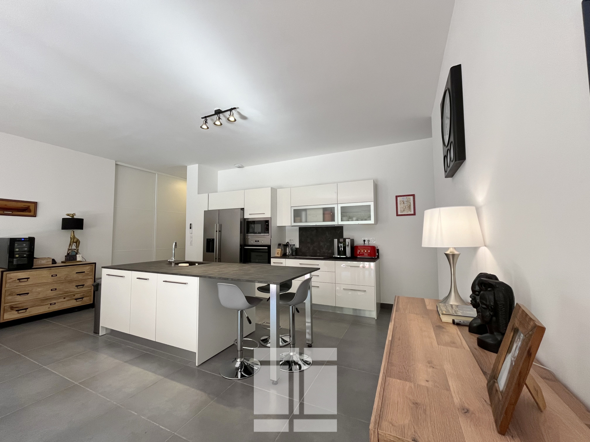 Superbe Appartement 2 Chambres avec Grande Terrasse   Centre de Porto-Vecchio