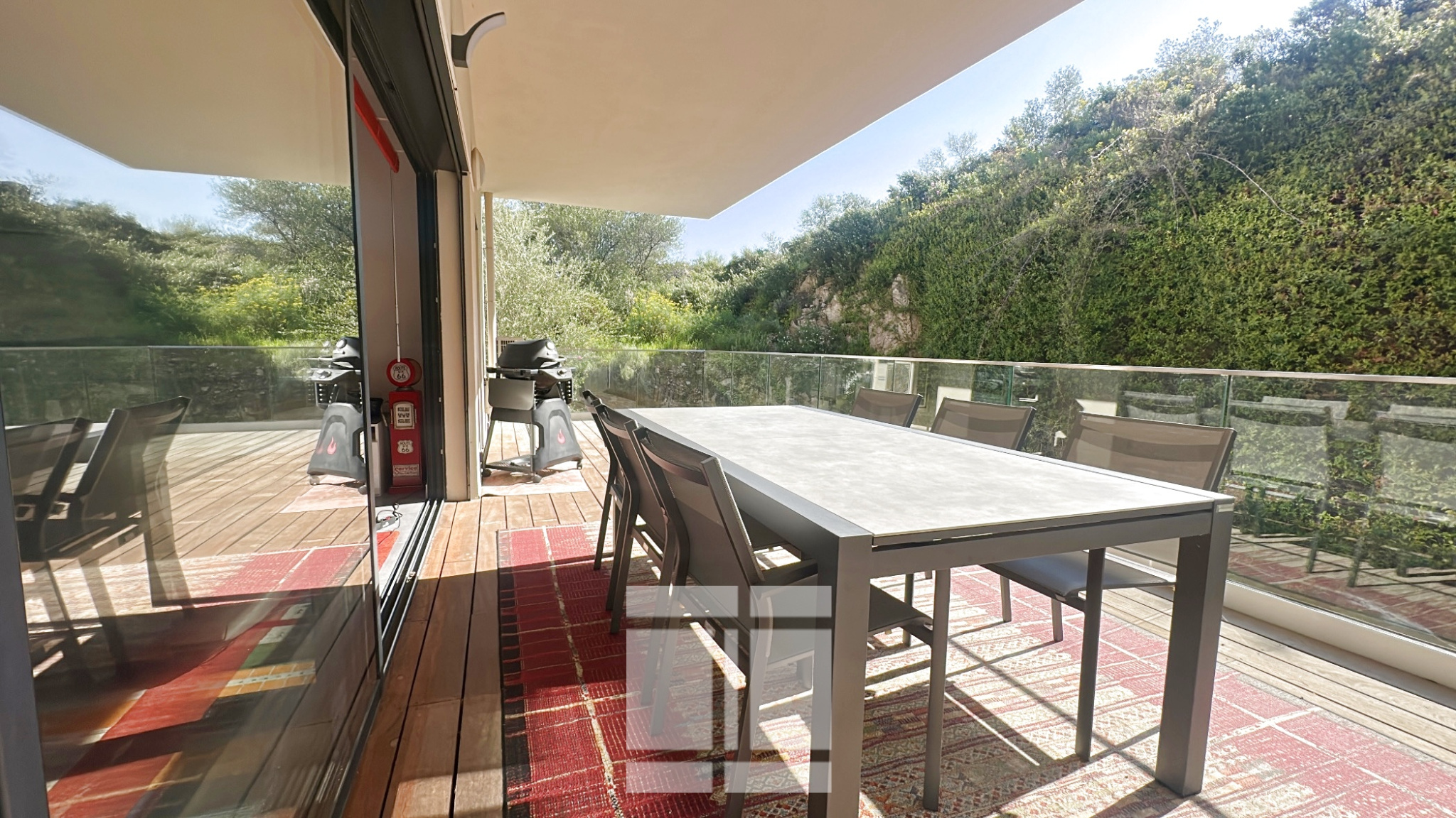 Superbe Appartement 2 Chambres avec Grande Terrasse   Centre de Porto-Vecchio