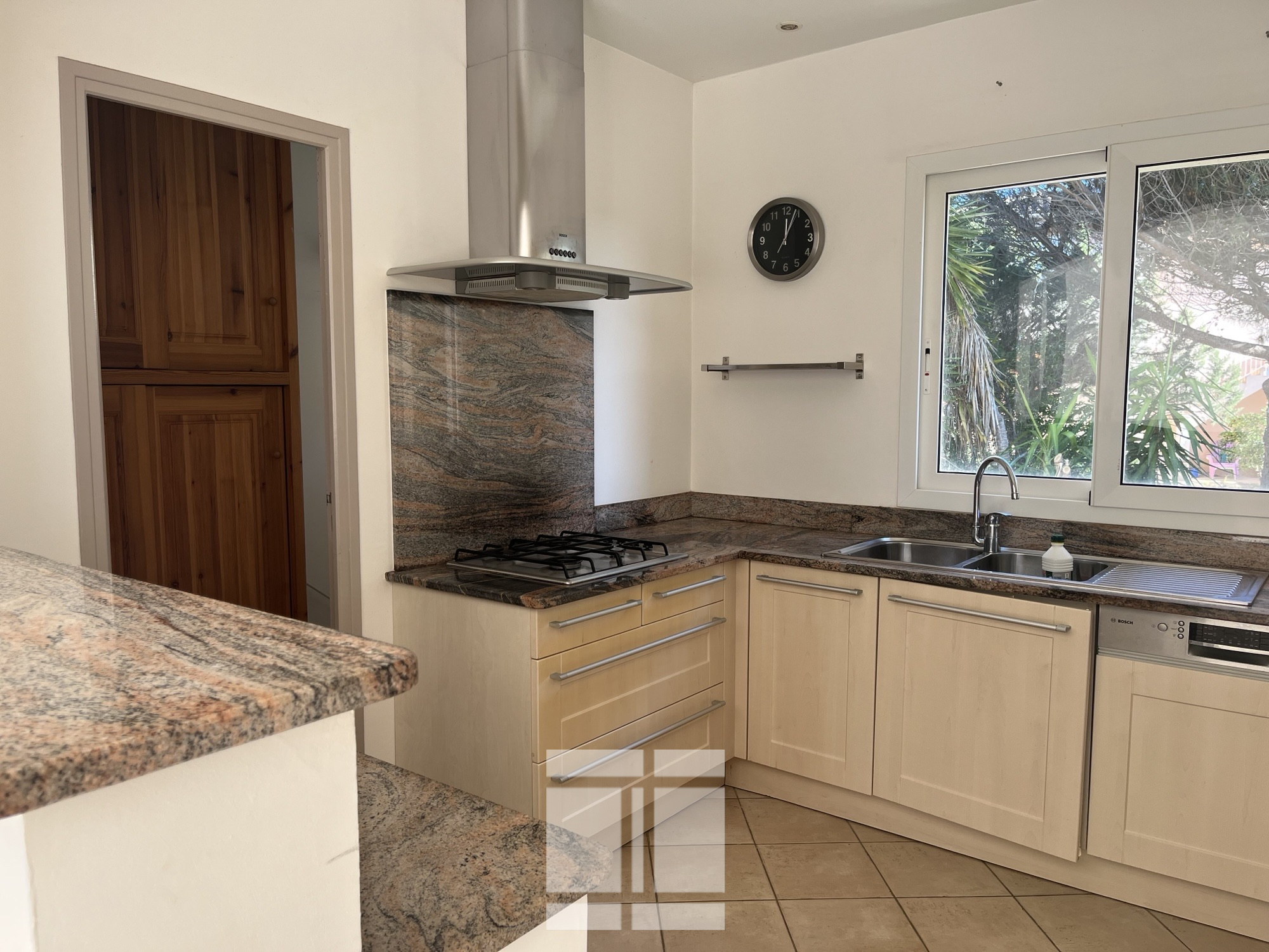Villa 4 chambres avec accès direct à pieds à la plage   Emplacement idéal !