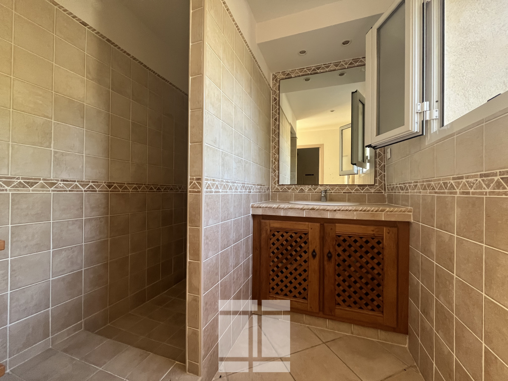 Villa 4 chambres avec accès direct à pieds à la plage   Emplacement idéal !