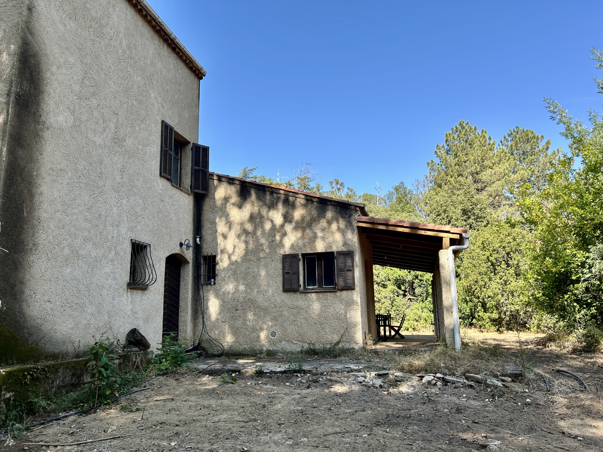 A VENDRE - MAISON A FORT POTENTIEL A DEUX PAS DE CALVI