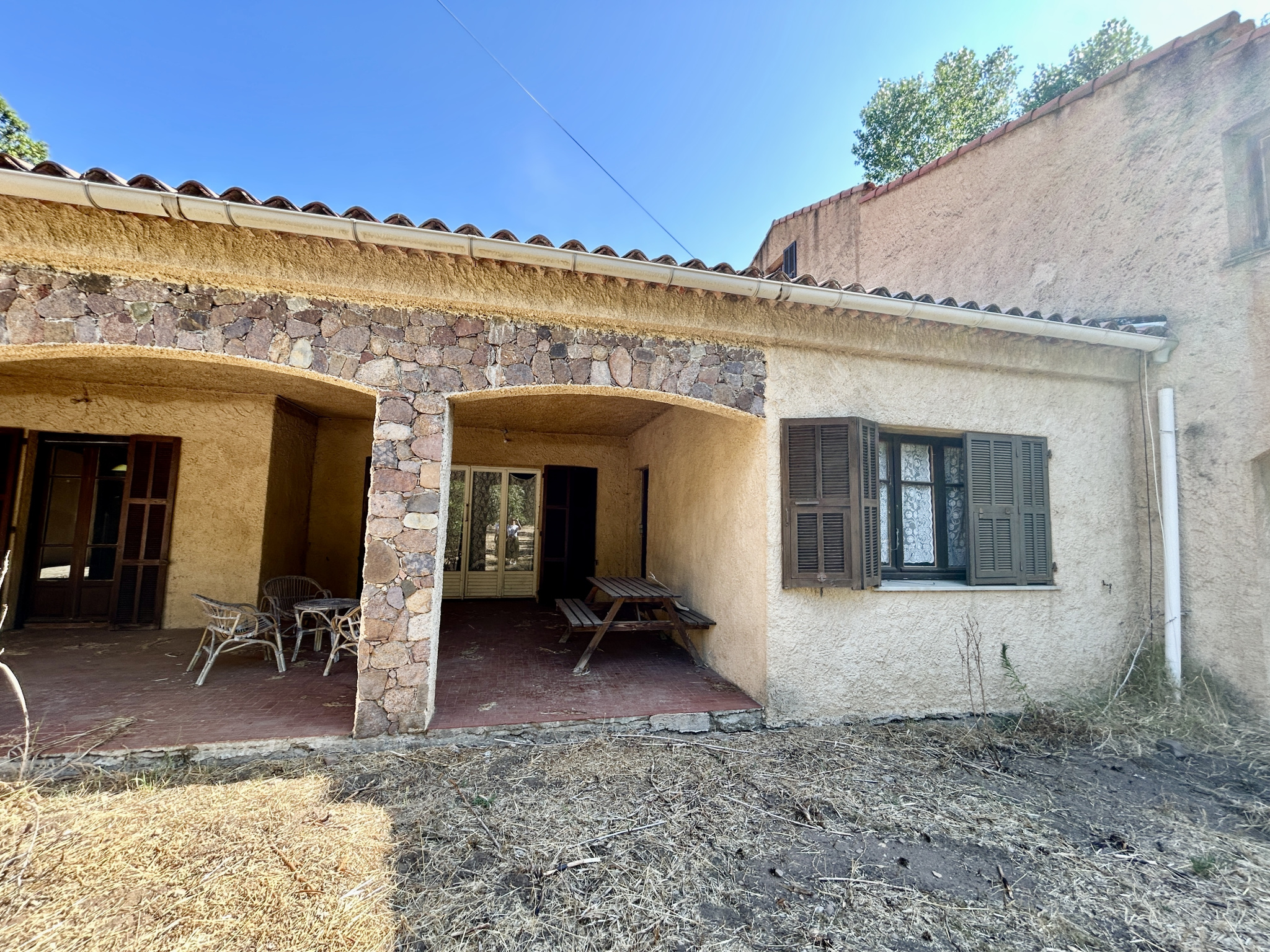 A VENDRE - MAISON A FORT POTENTIEL A DEUX PAS DE CALVI