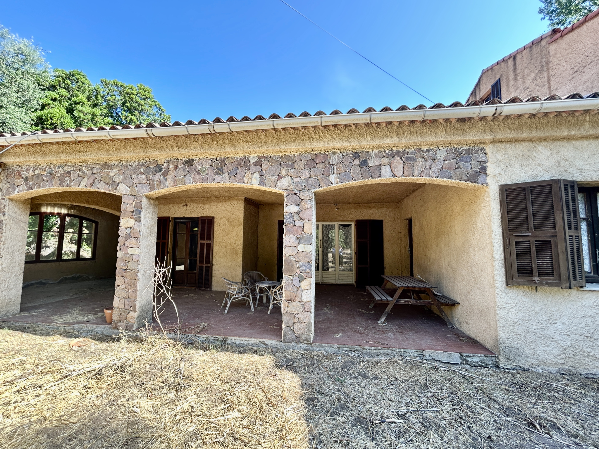 A VENDRE - MAISON A FORT POTENTIEL A DEUX PAS DE CALVI